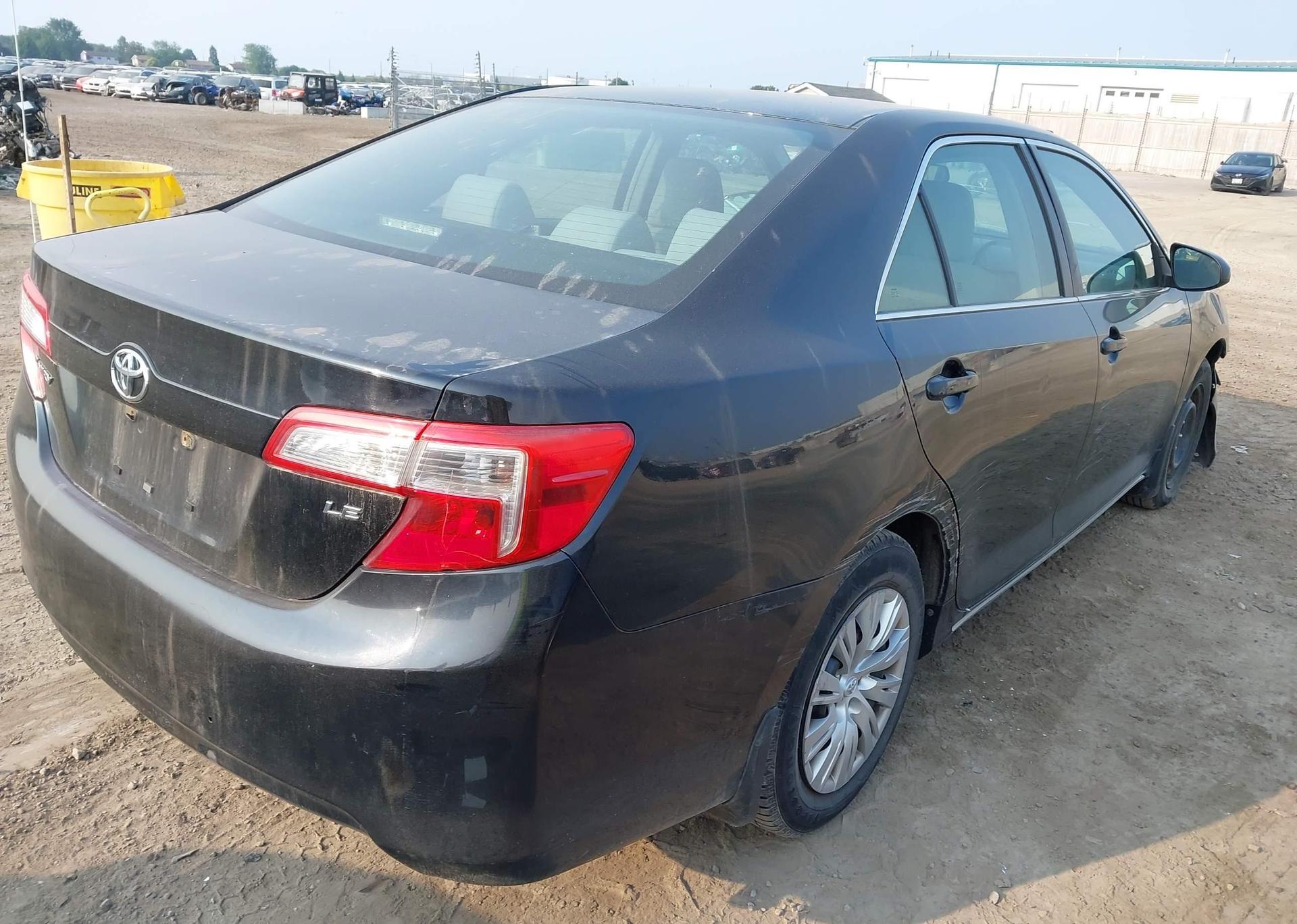 2014 TOYOTA CAMRY