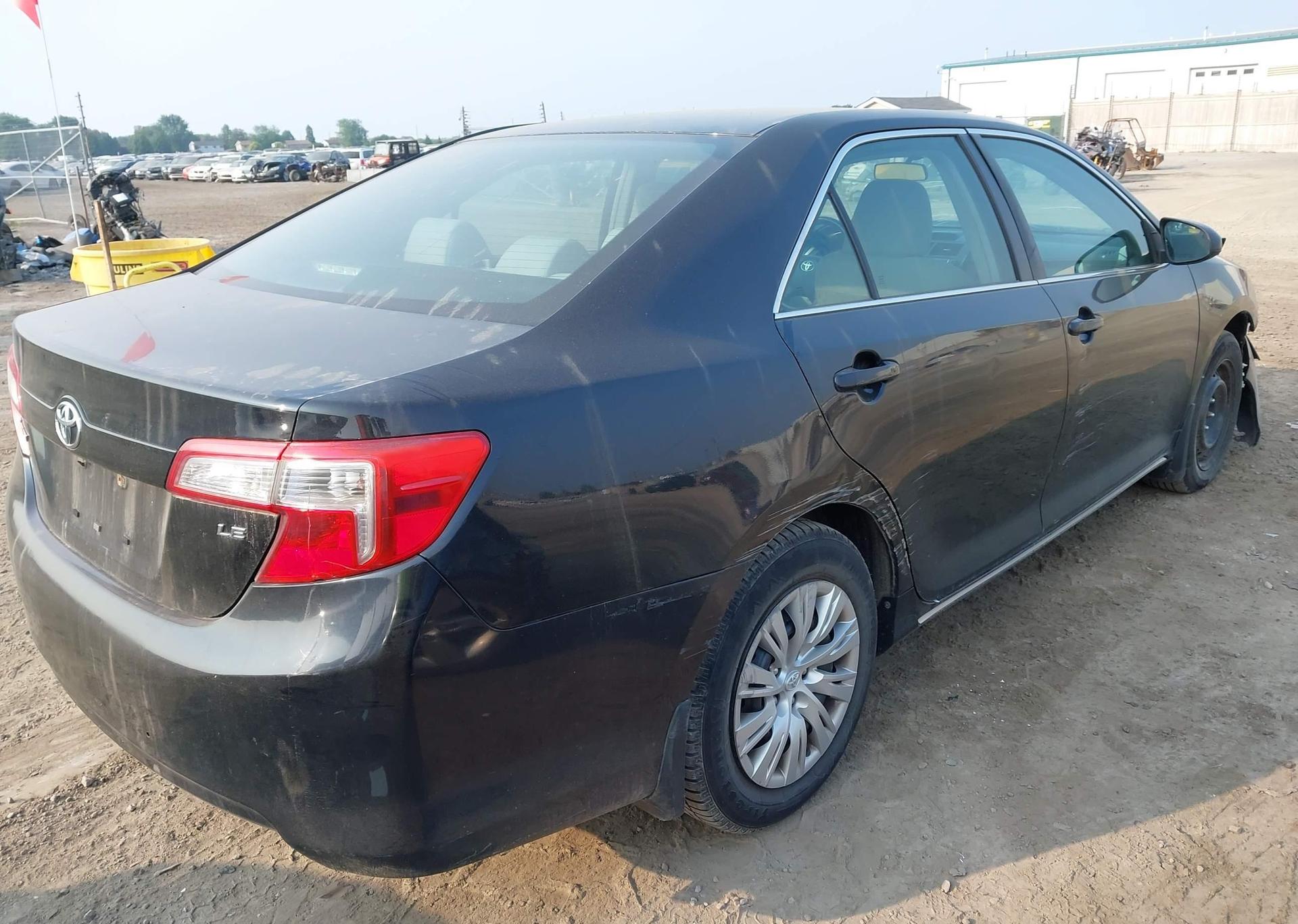 2014 TOYOTA CAMRY
