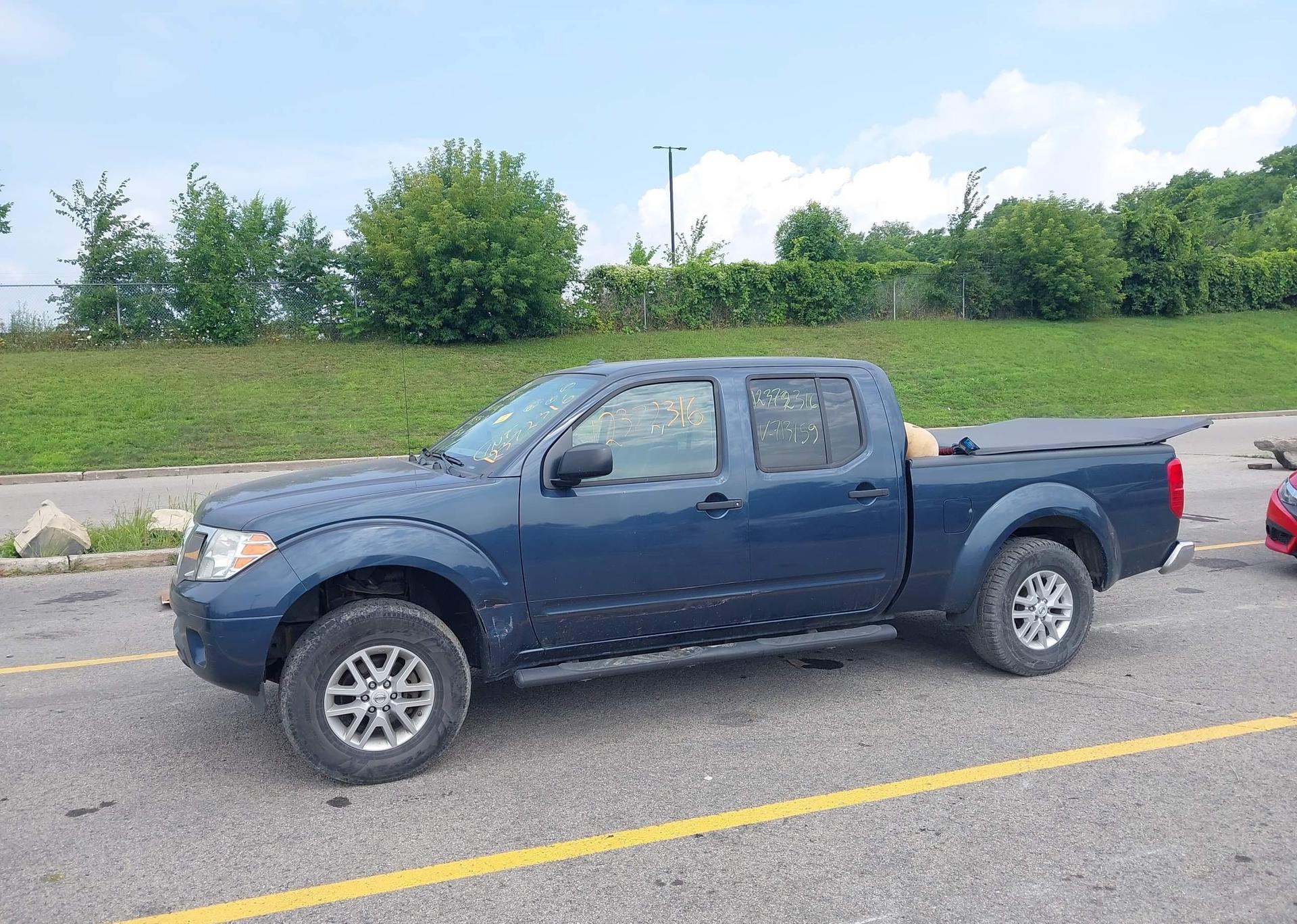 2017 NISSAN FRONTIER SL