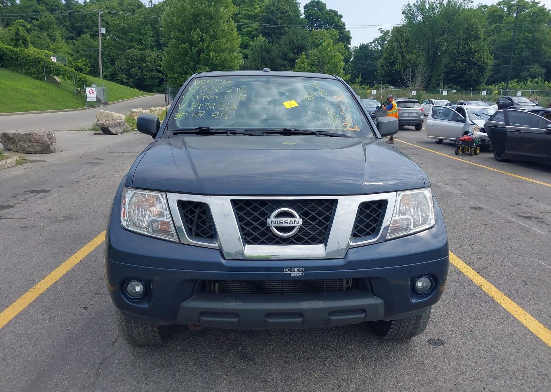 2017 NISSAN FRONTIER SL