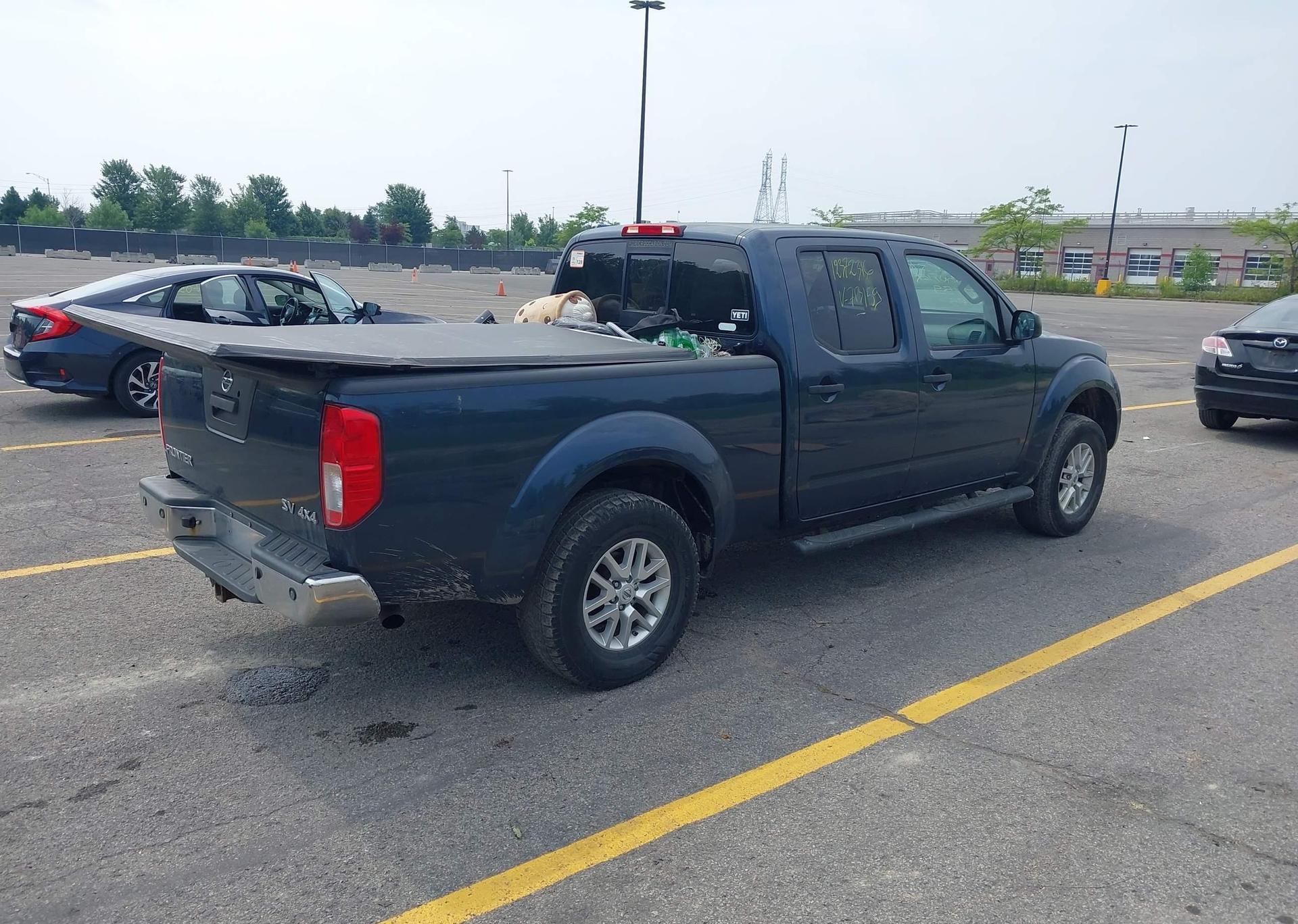 2017 NISSAN FRONTIER SL