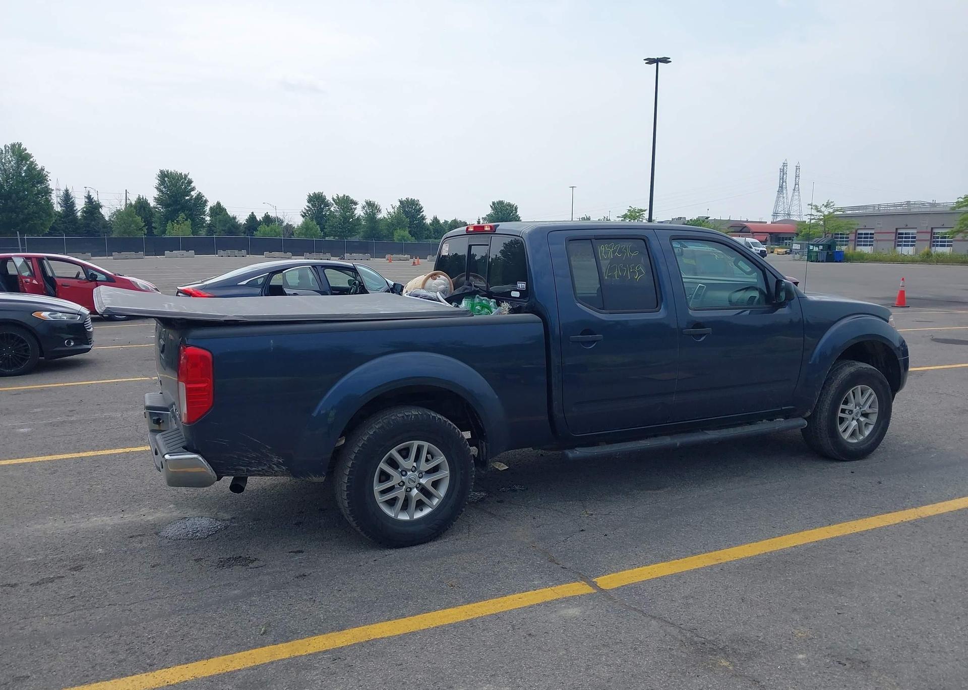 2017 NISSAN FRONTIER SL