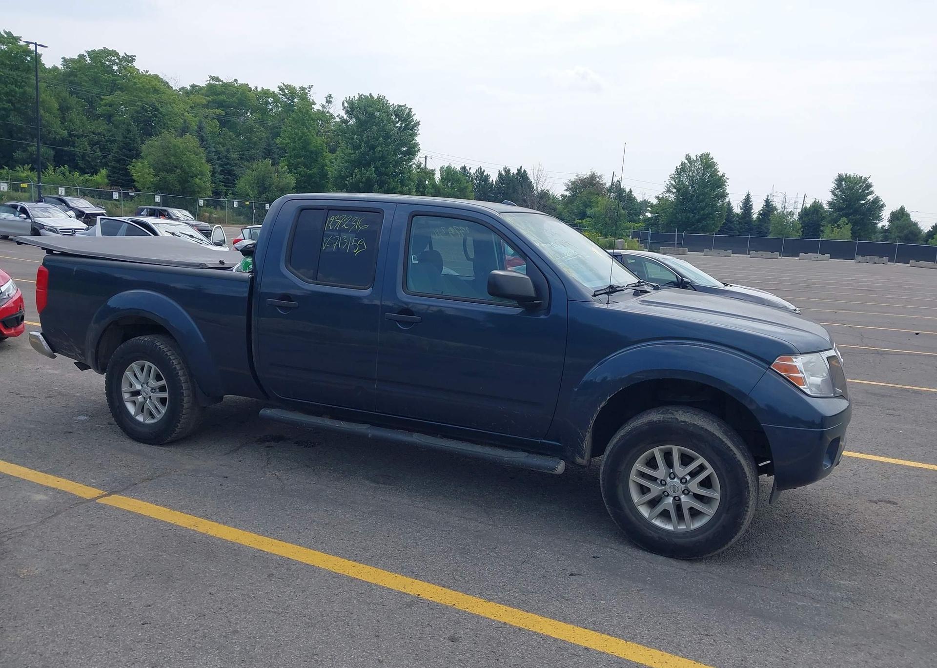 2017 NISSAN FRONTIER SL