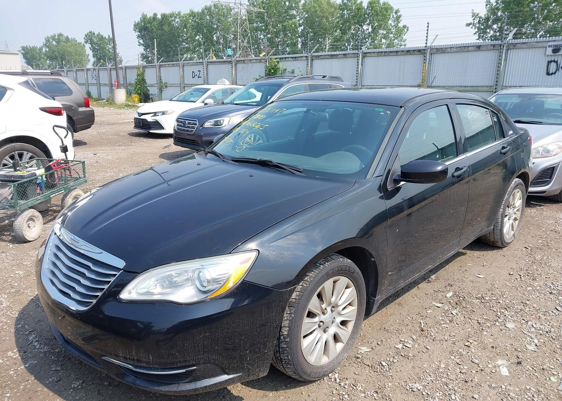 2013 CHRYSLER 200 LX