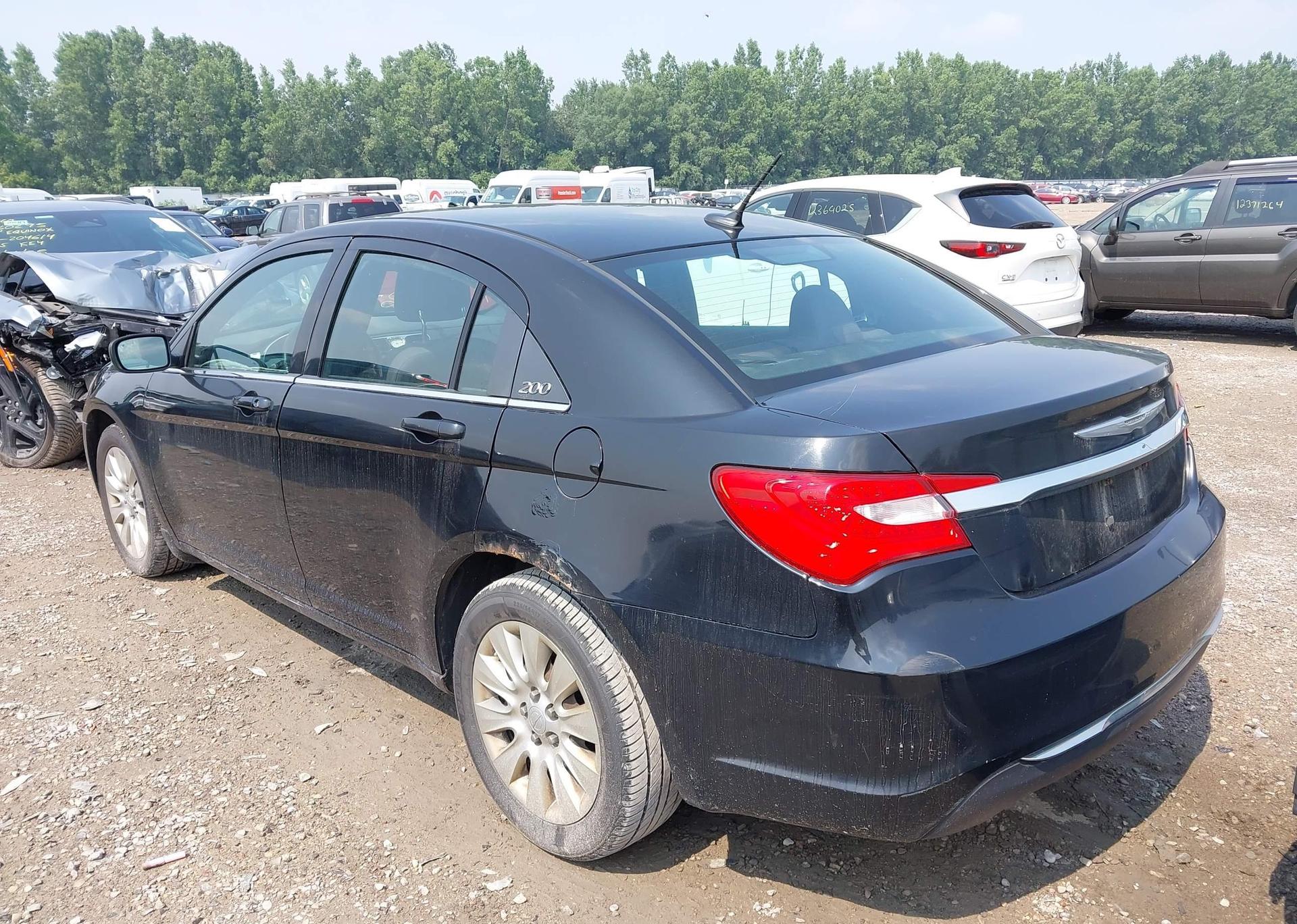 2013 CHRYSLER 200 LX