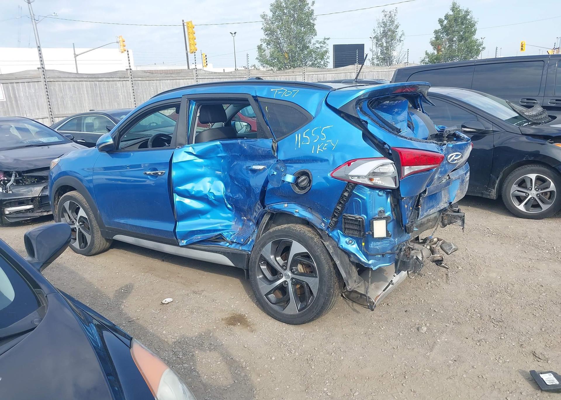 2017 HYUNDAI TUCSON SE