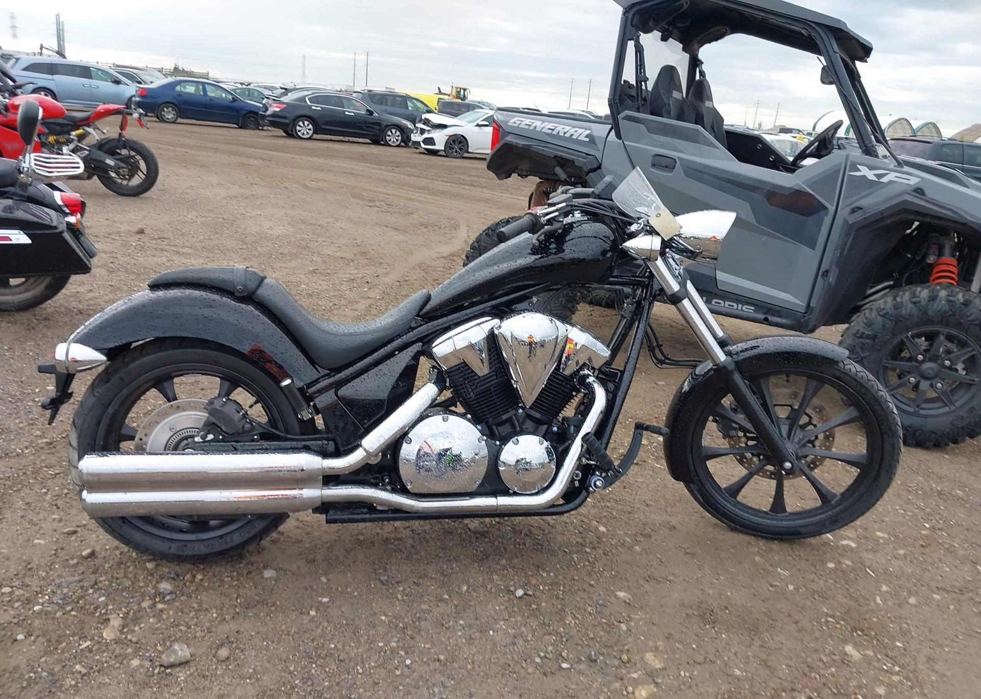 2013 HONDA VT1300 CXA