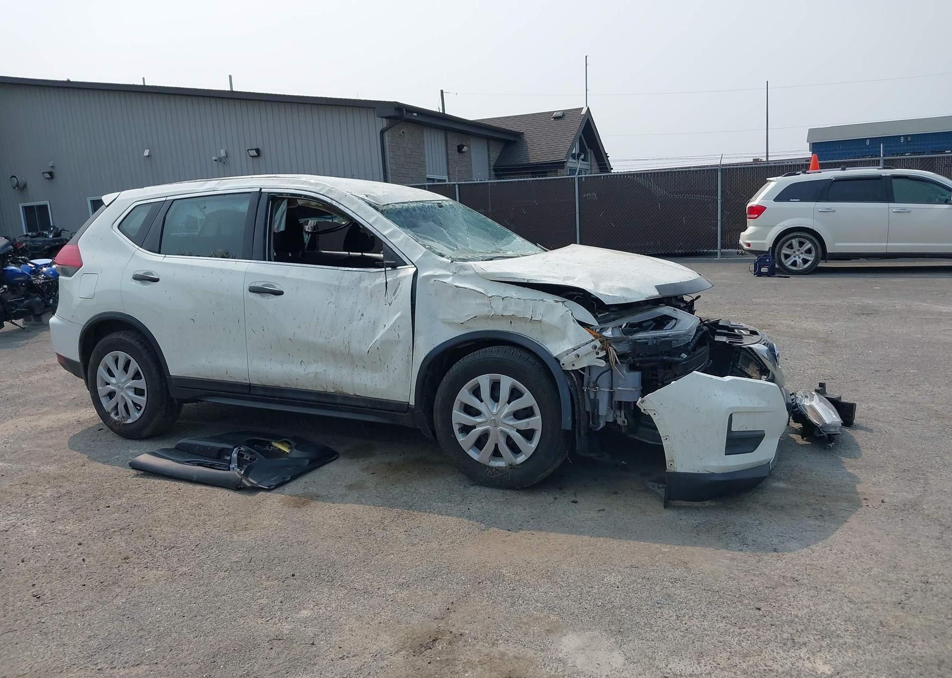 2017 NISSAN ROGUE S
