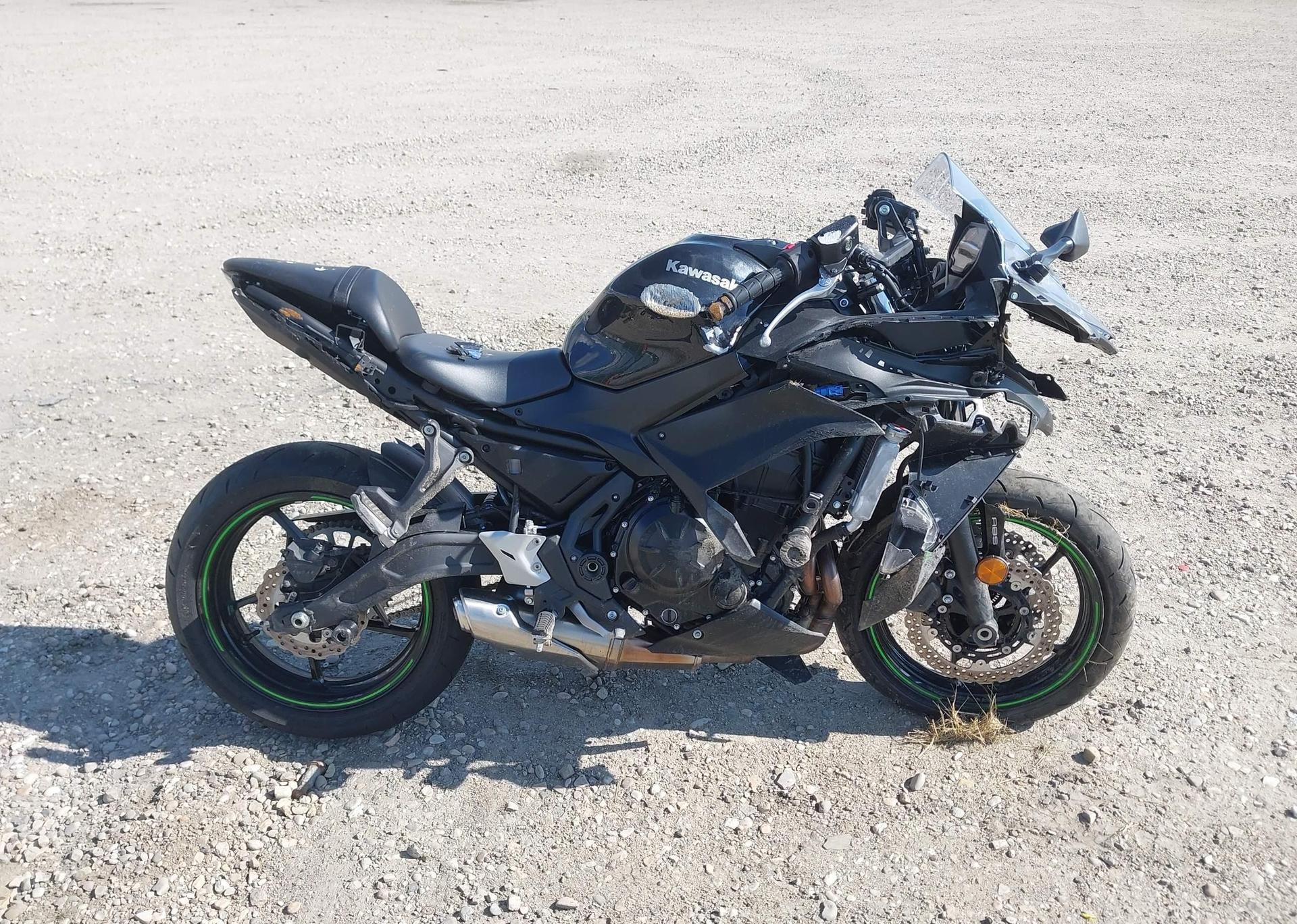 2025 KAWASAKI EX650 P