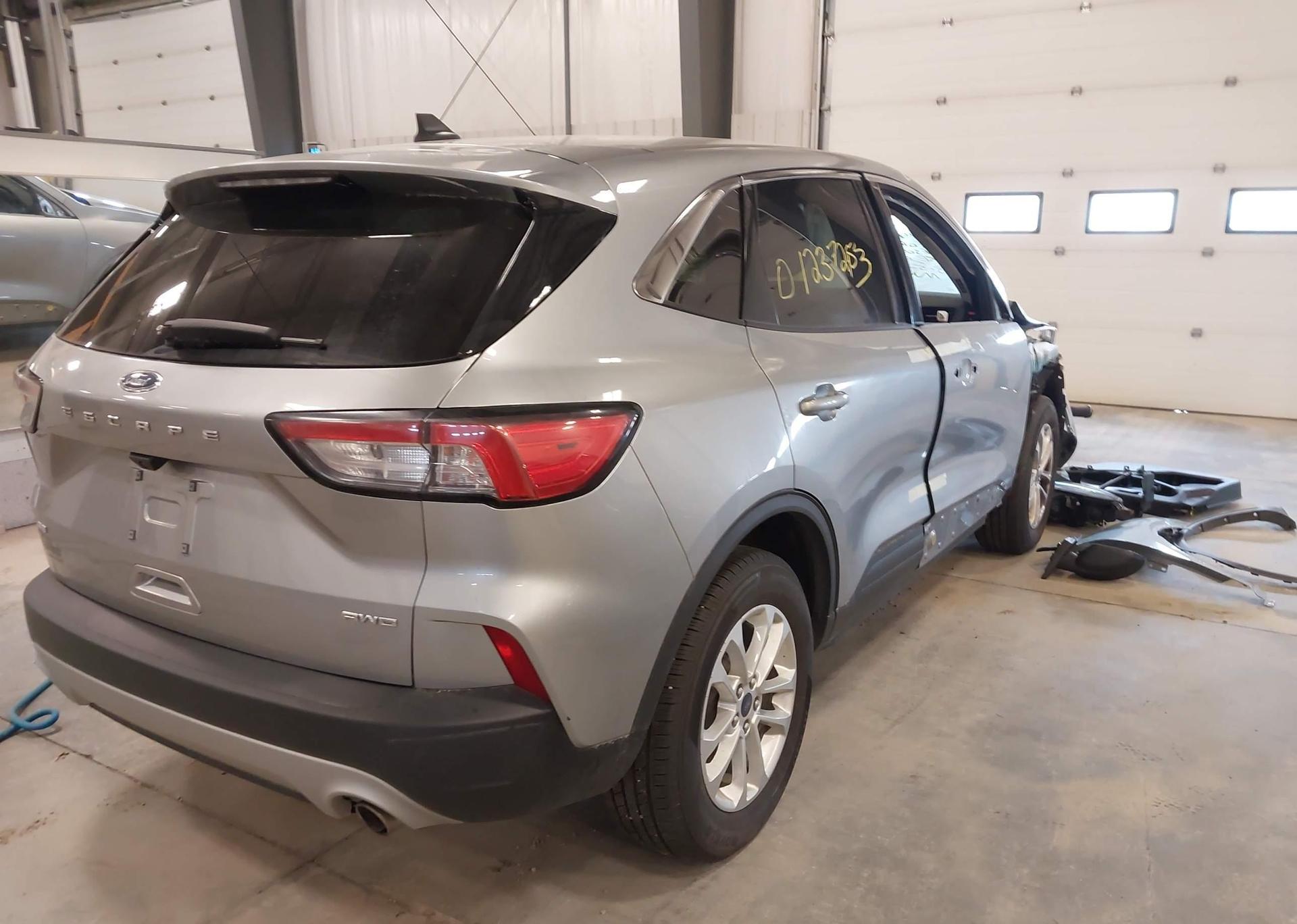 2022 FORD ESCAPE SE
