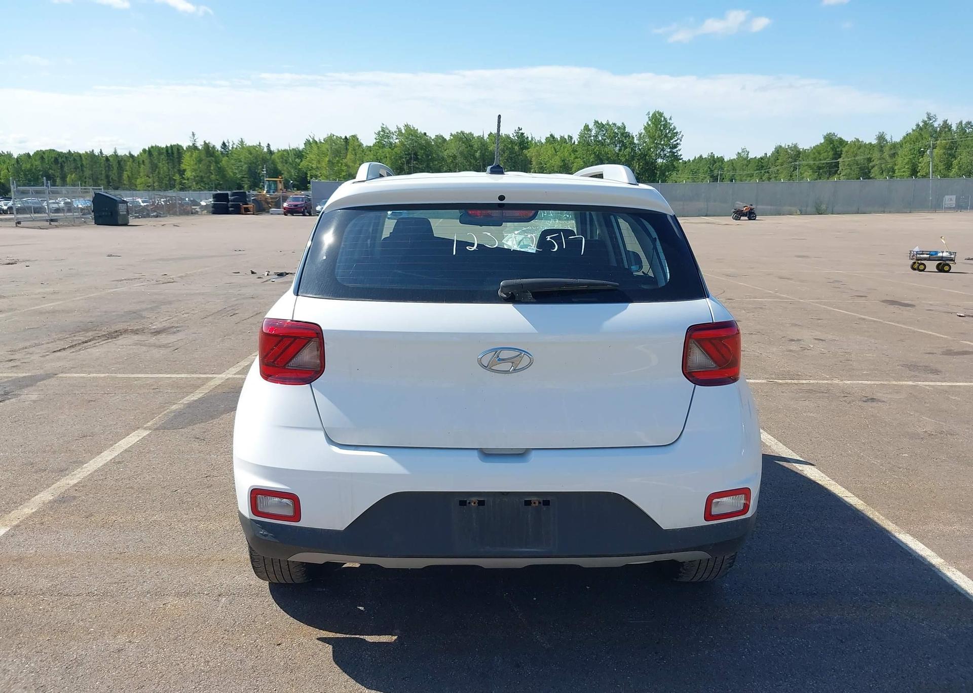 2023 HYUNDAI VENUE ULTIMATE WITH BLACK INTERIOR