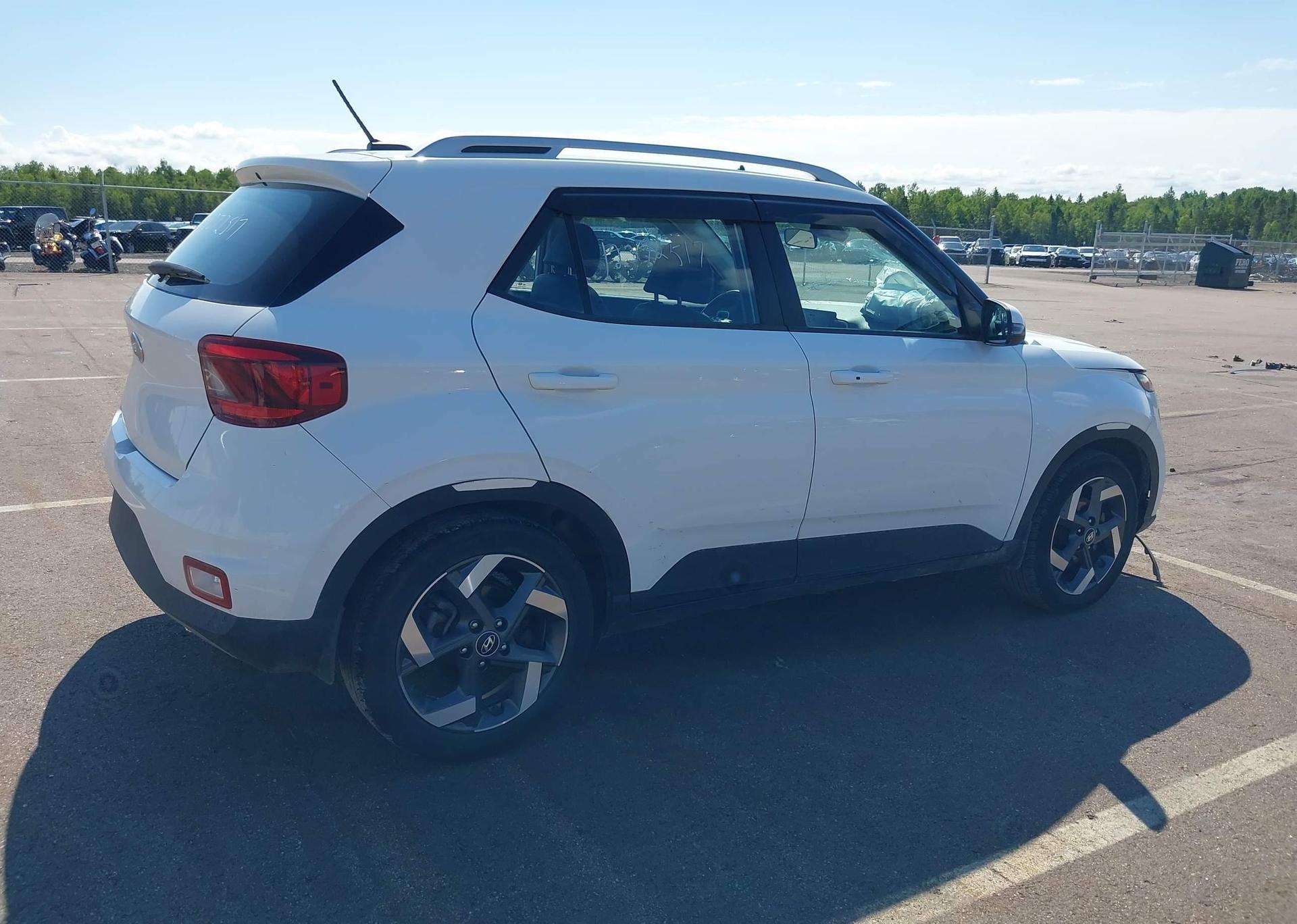 2023 HYUNDAI VENUE ULTIMATE WITH BLACK INTERIOR