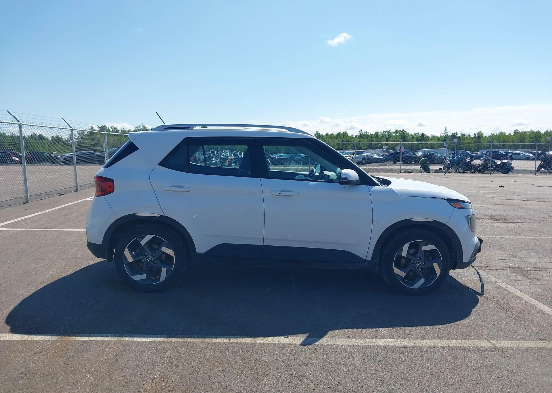 2023 HYUNDAI VENUE ULTIMATE WITH BLACK INTERIOR