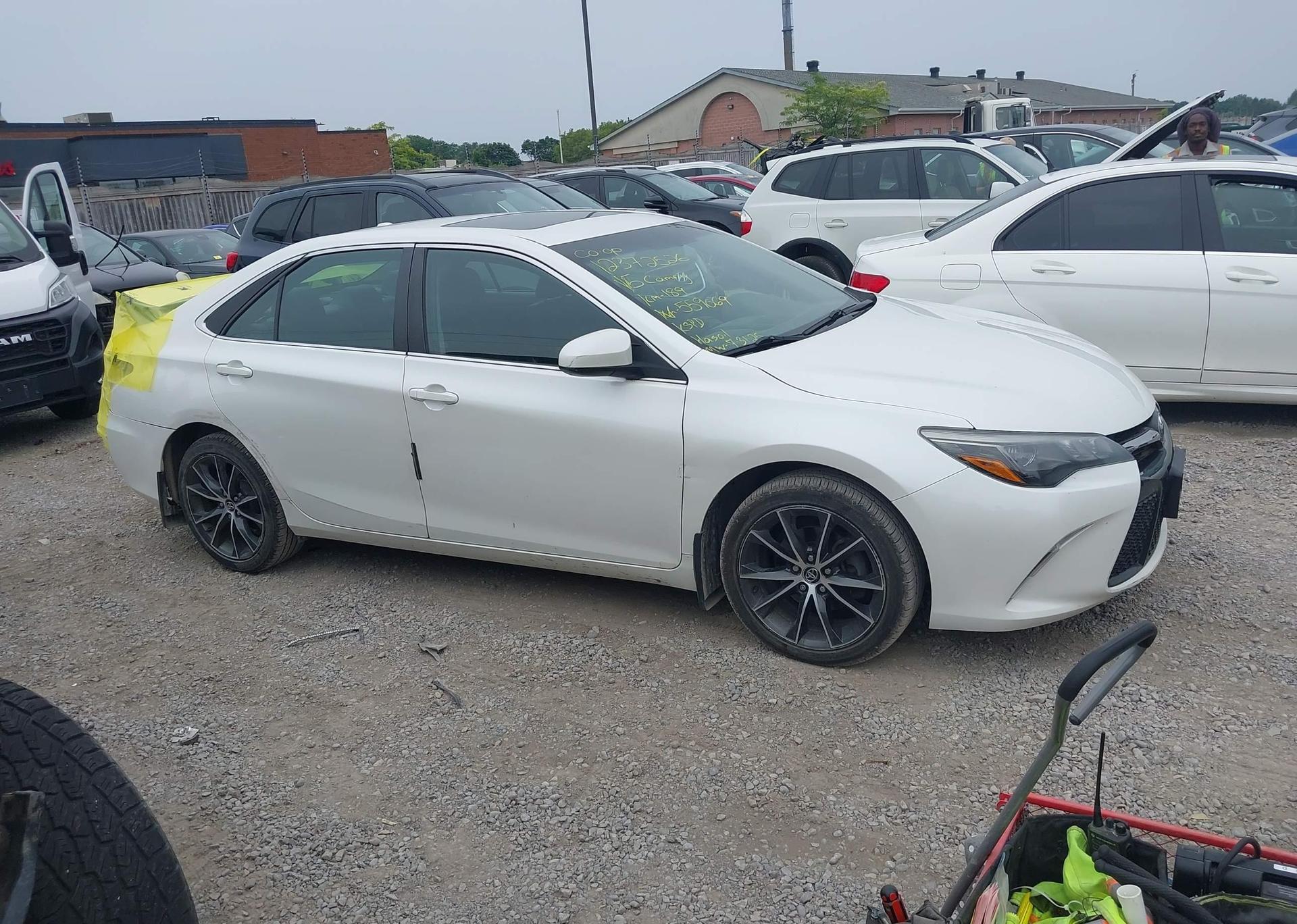 2015 TOYOTA CAMRY XSE