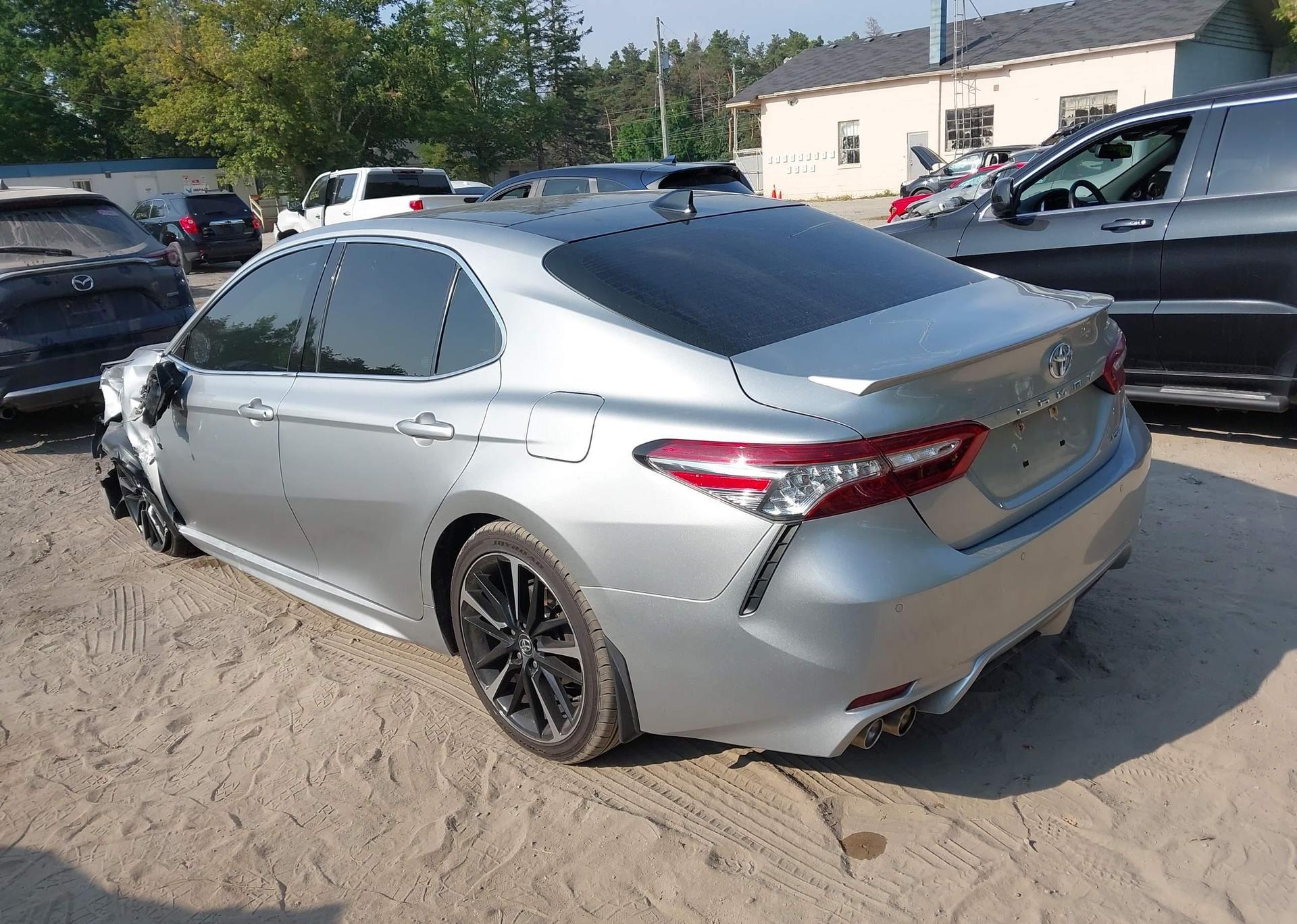 2018 TOYOTA CAMRY