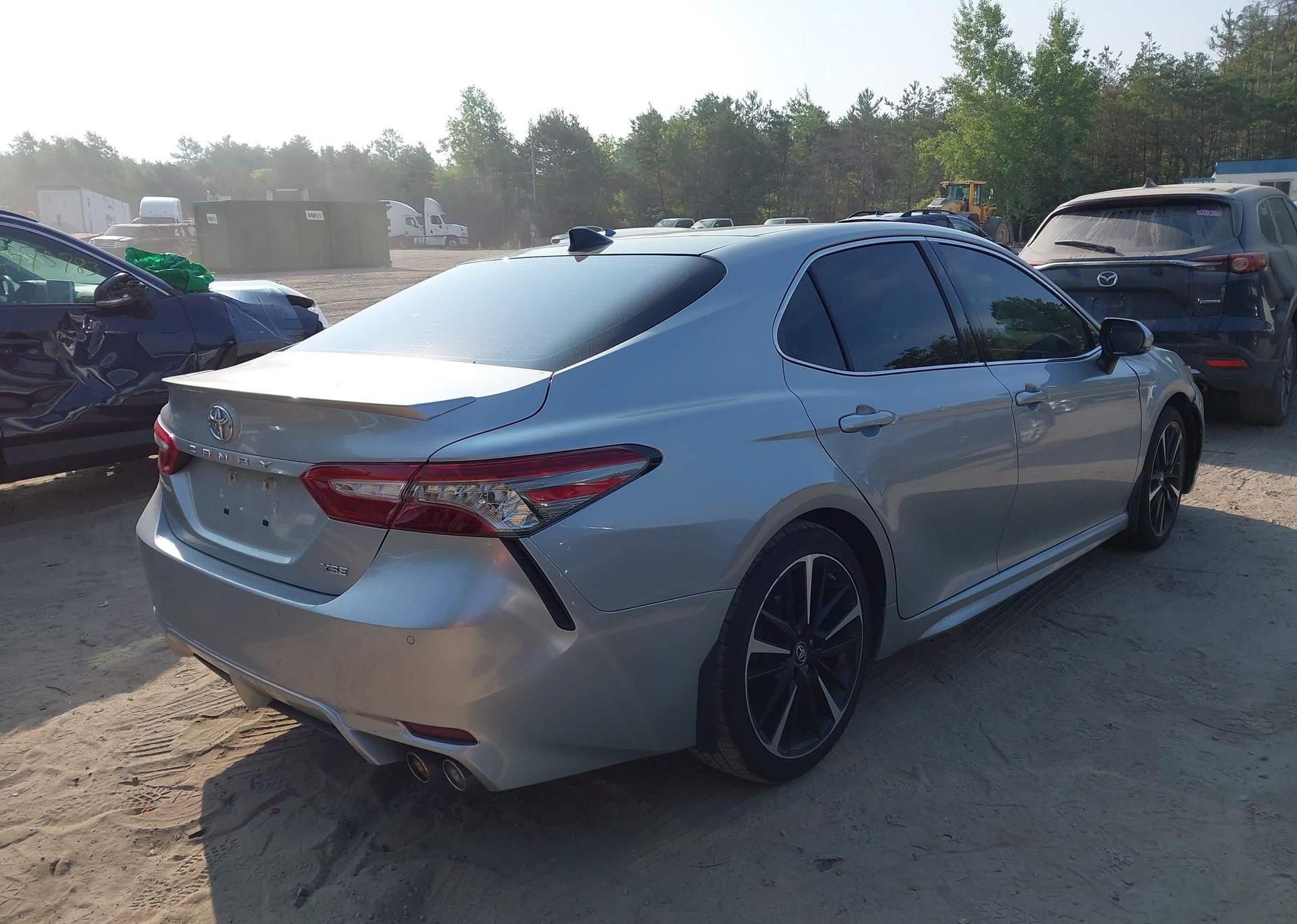 2018 TOYOTA CAMRY