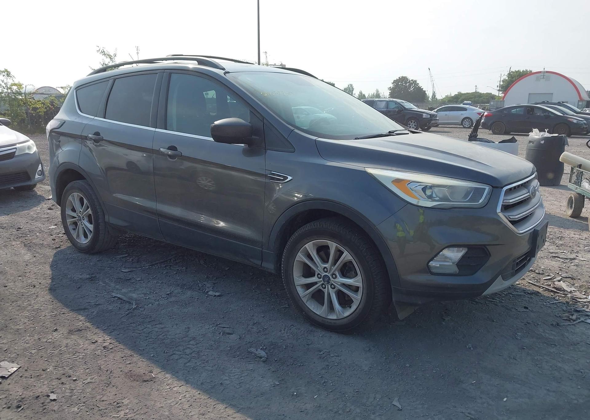 2017 FORD ESCAPE SE