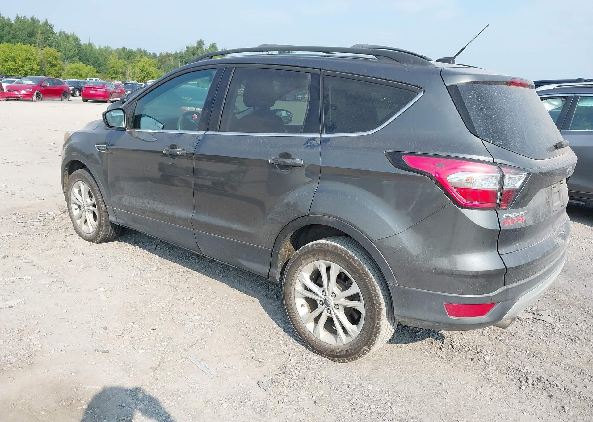 2017 FORD ESCAPE SE