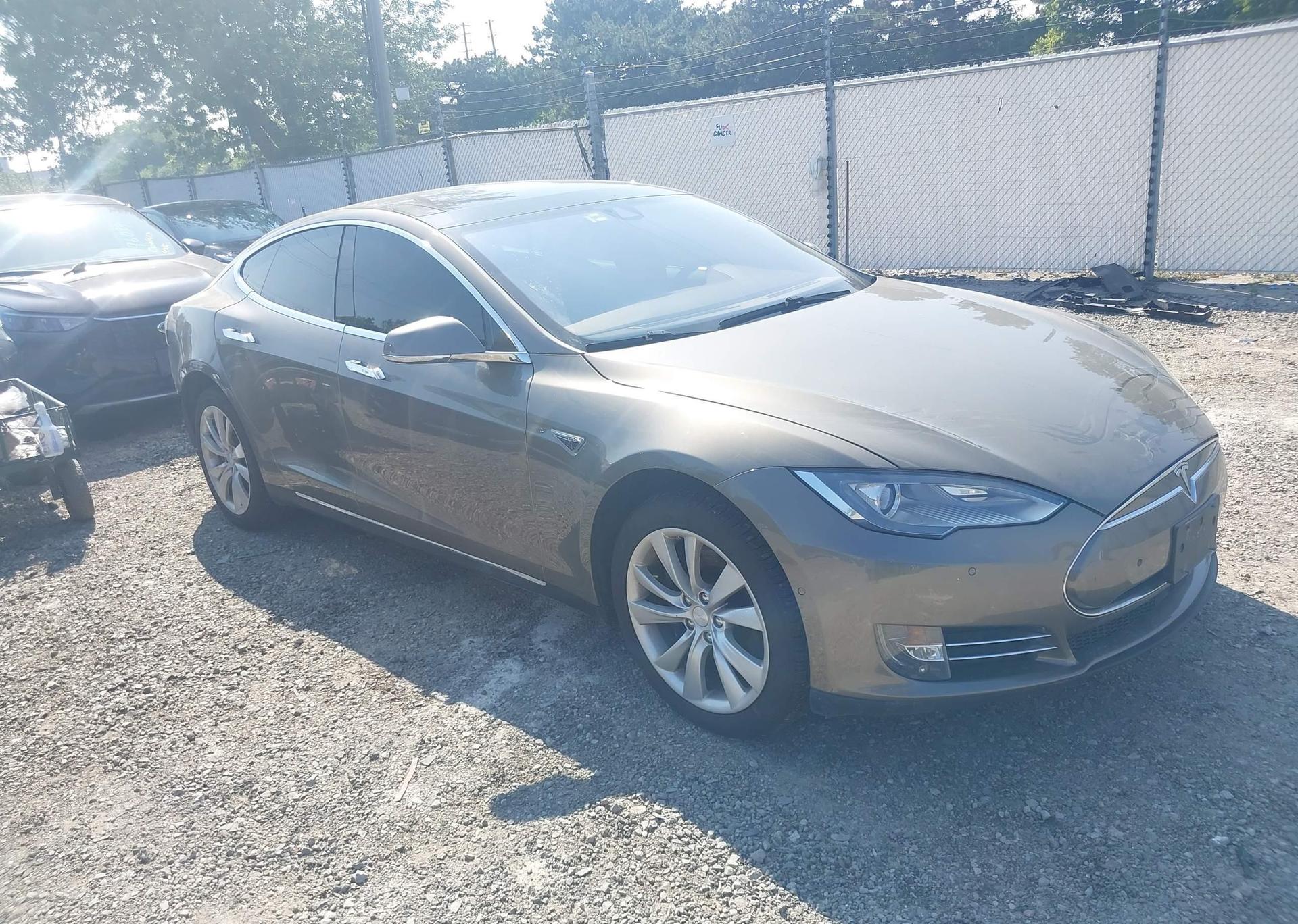 2015 TESLA Model S 85D