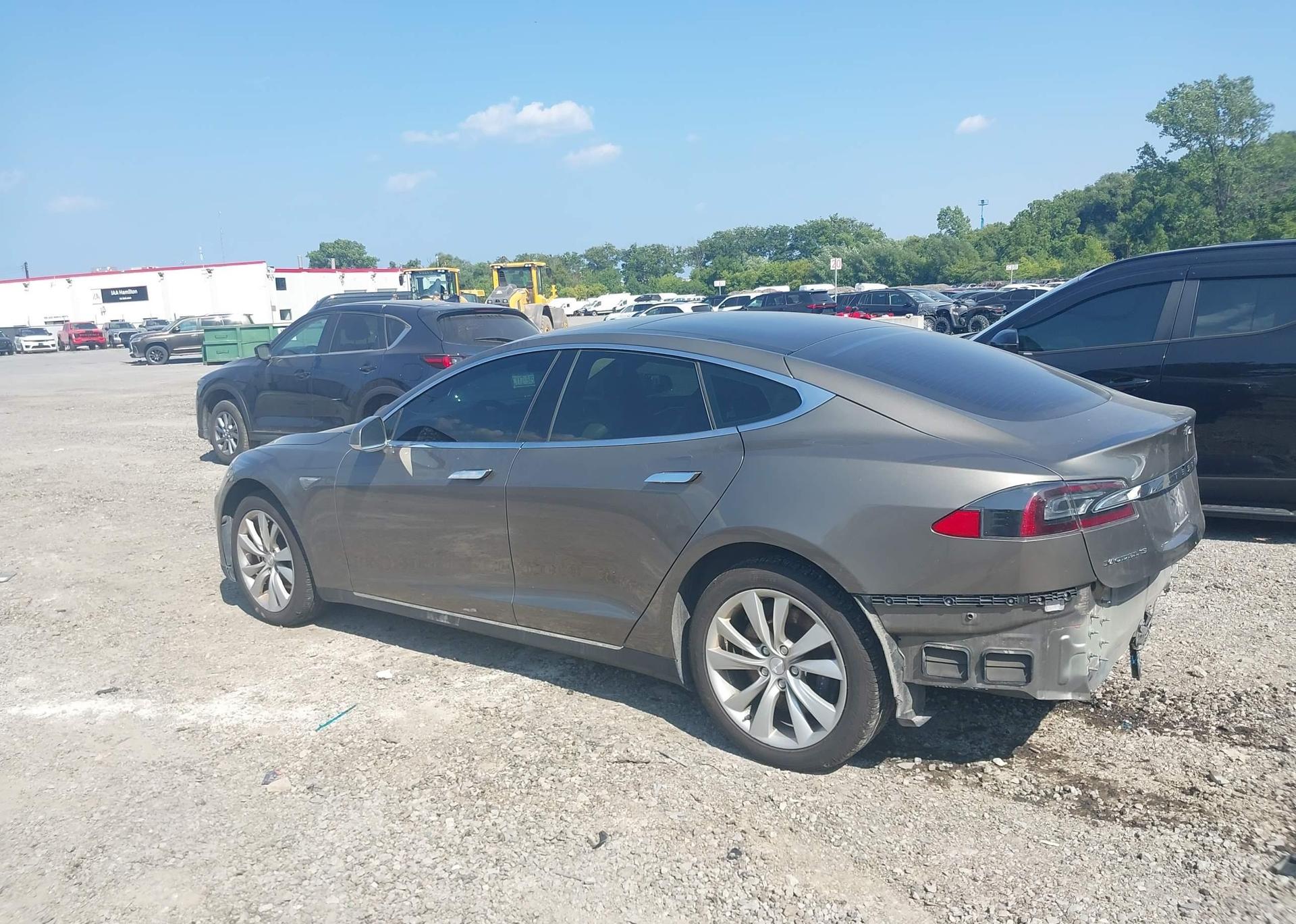 2015 TESLA Model S 85D
