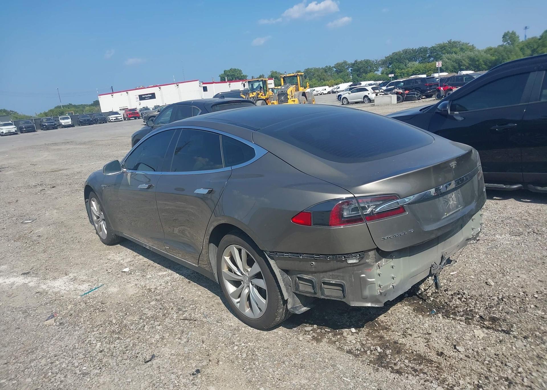 2015 TESLA Model S 85D