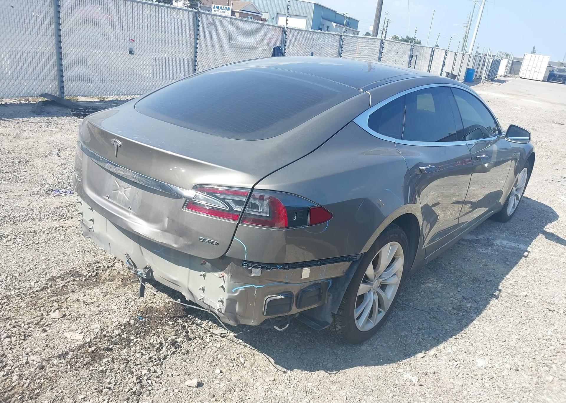2015 TESLA Model S 85D