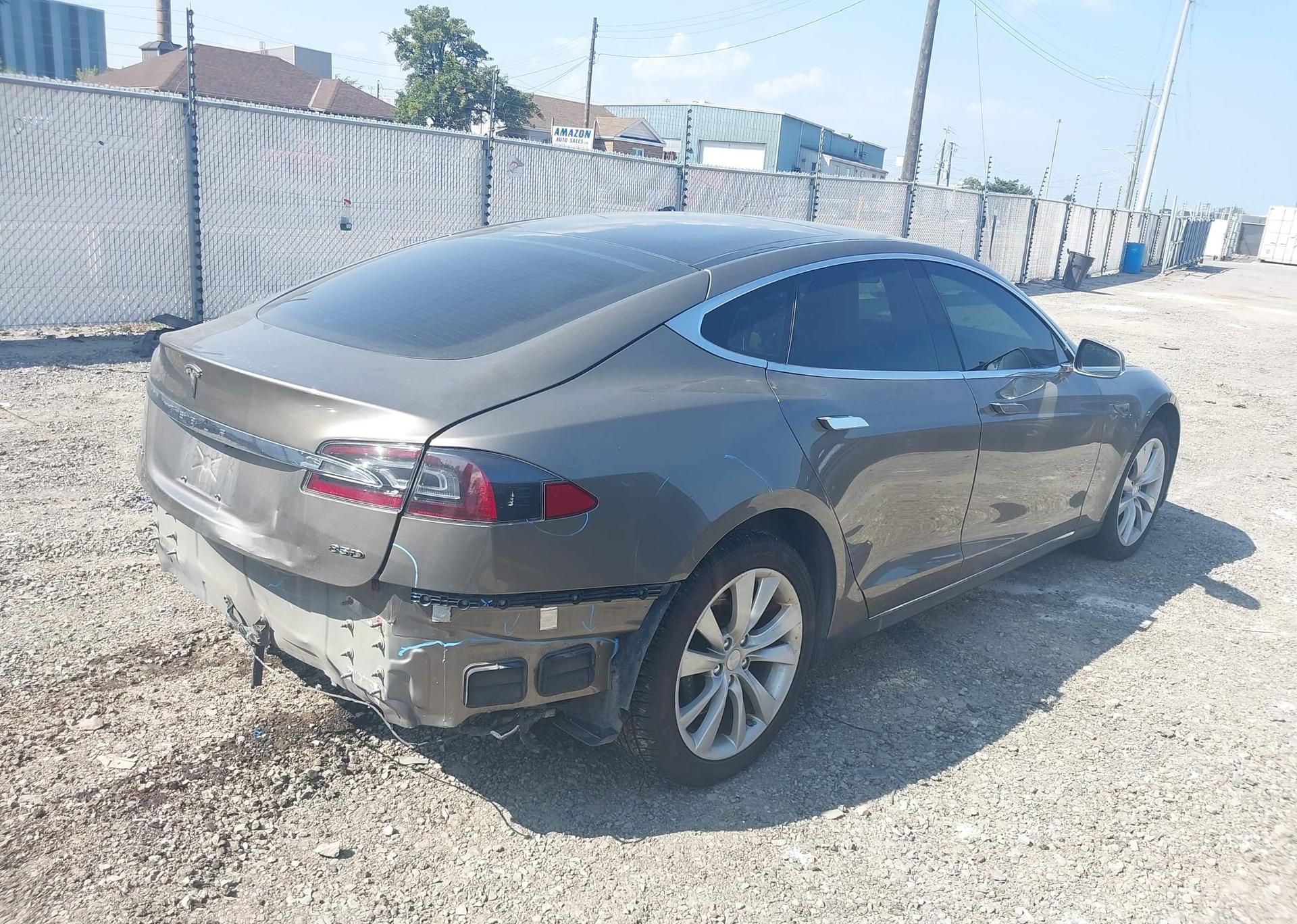 2015 TESLA Model S 85D