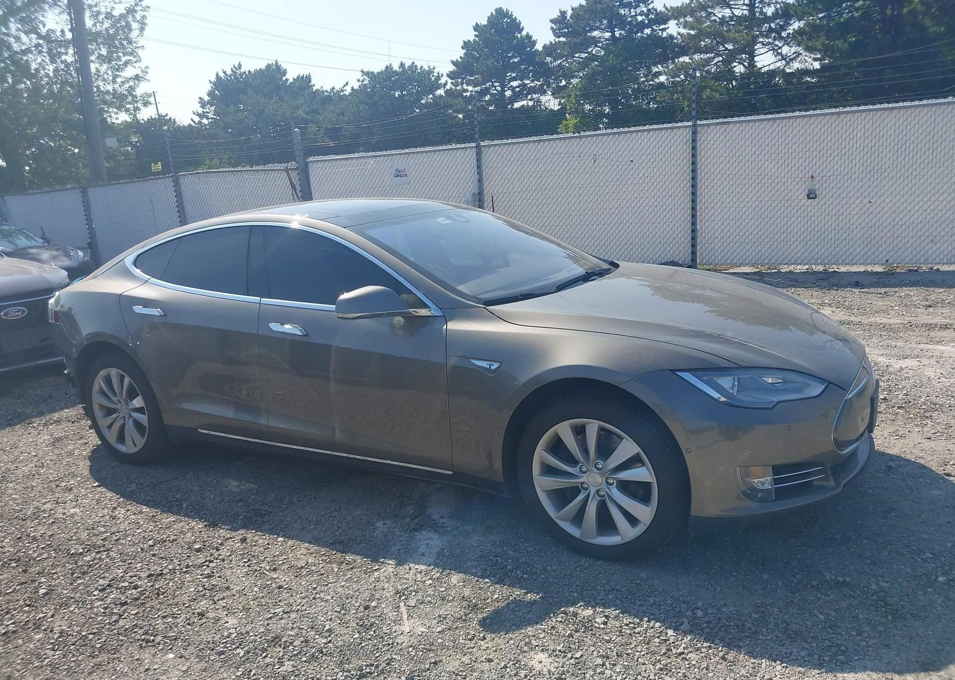 2015 TESLA Model S 85D