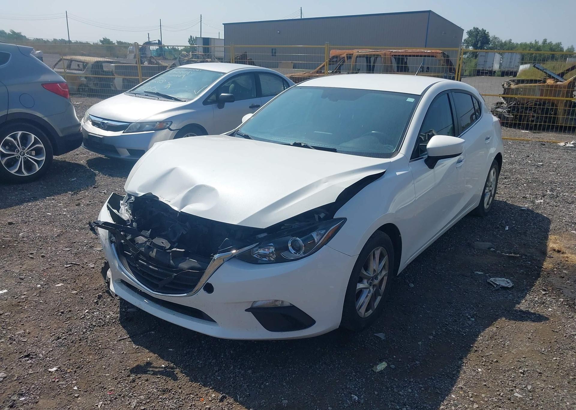 2015 MAZDA MAZDA3
