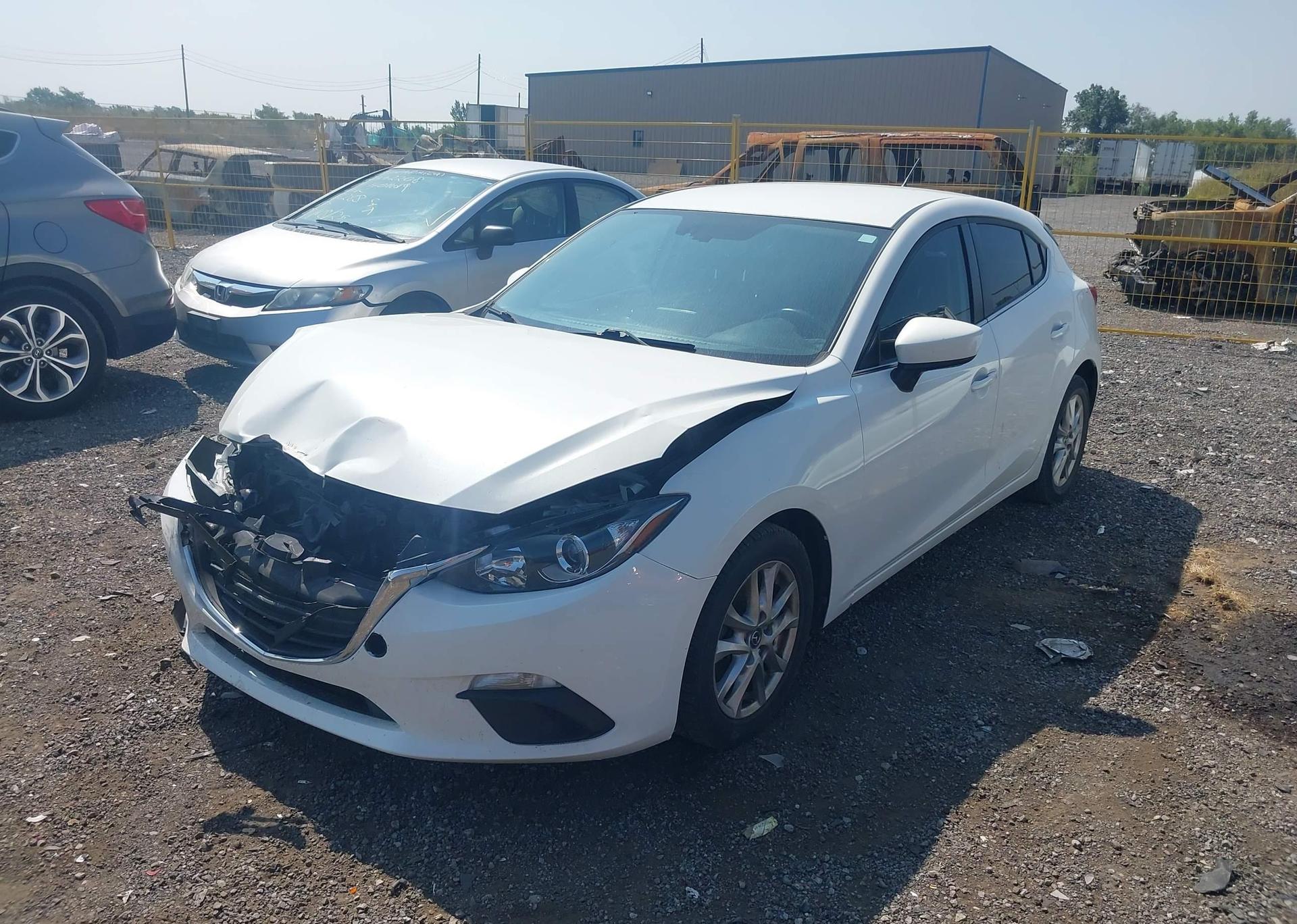 2015 MAZDA MAZDA3