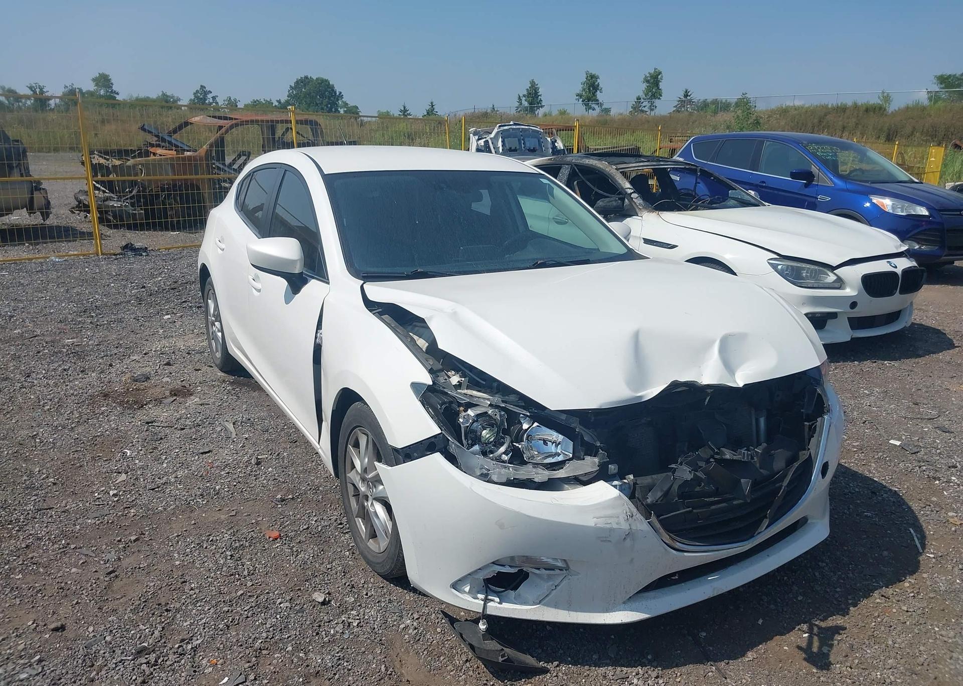 2015 MAZDA MAZDA3