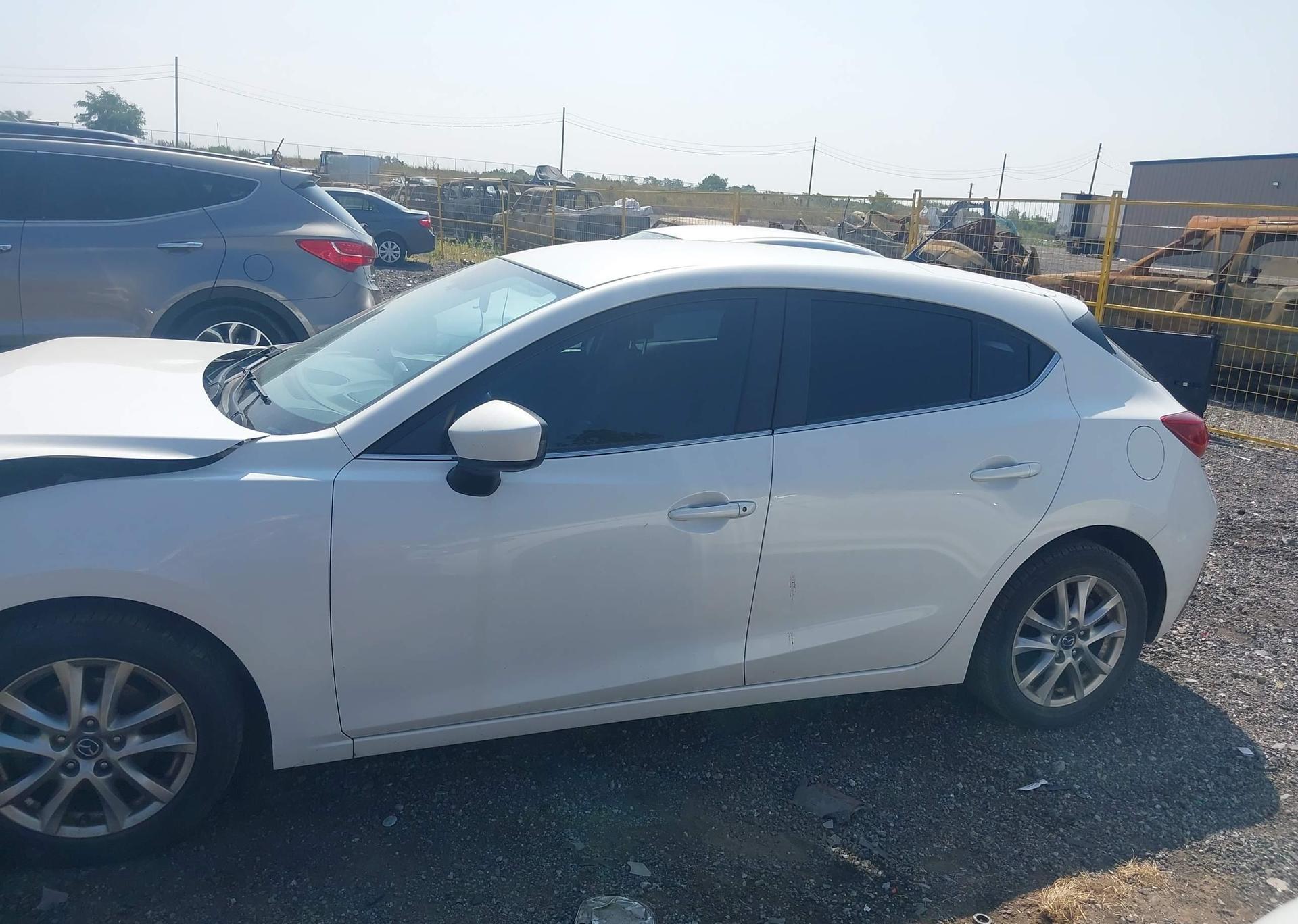 2015 MAZDA MAZDA3