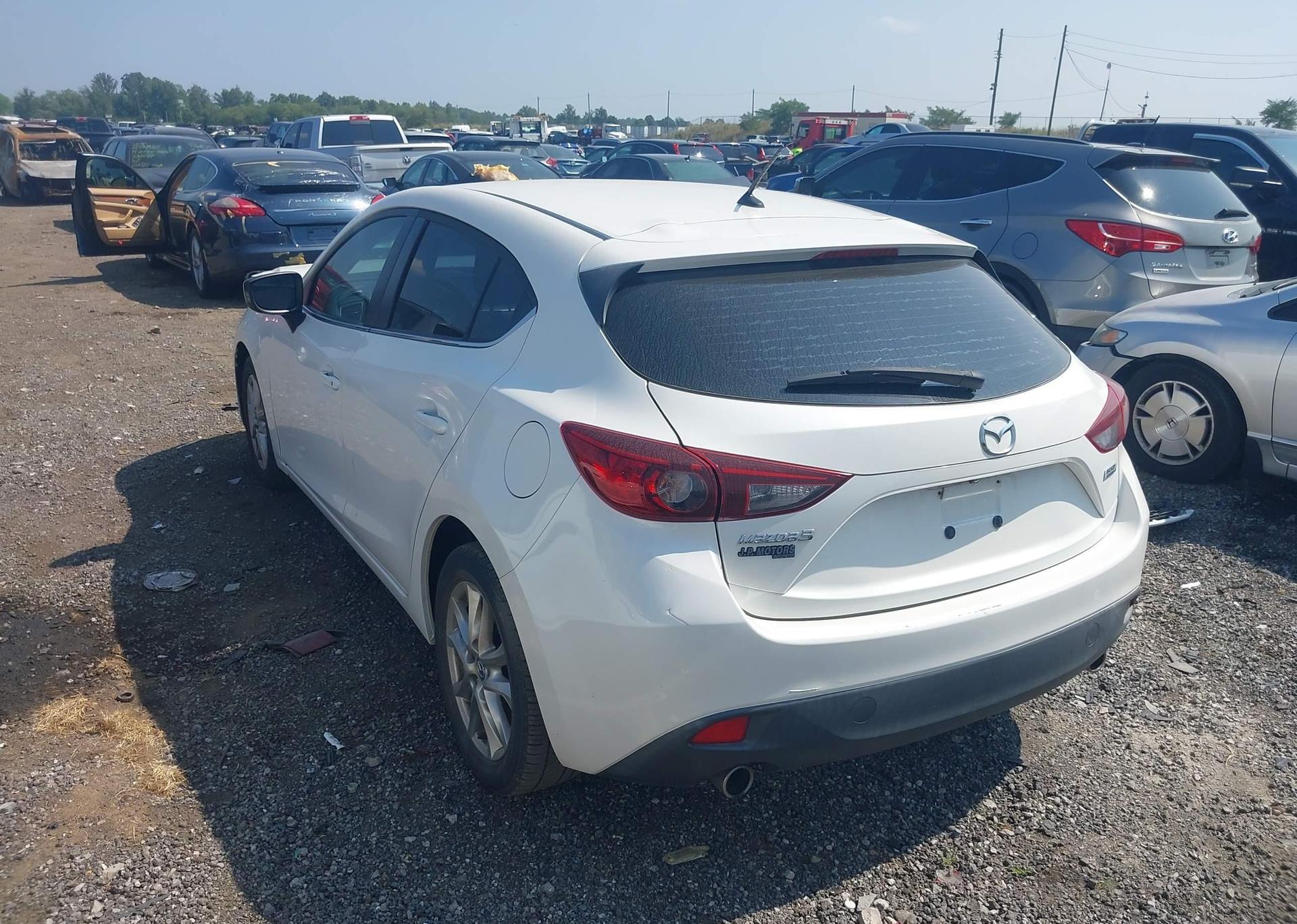 2015 MAZDA MAZDA3