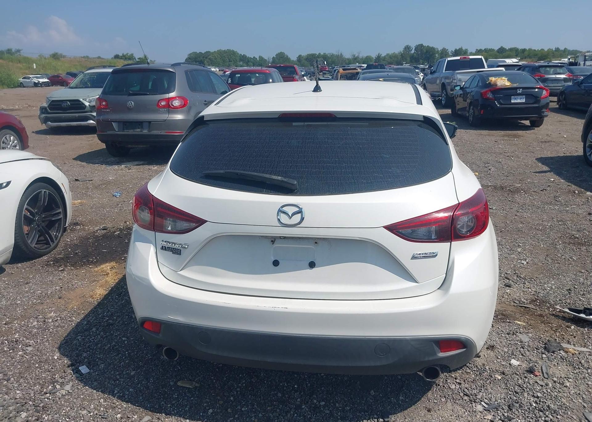 2015 MAZDA MAZDA3