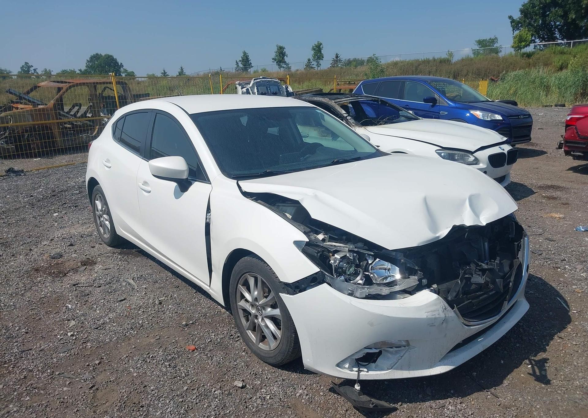 2015 MAZDA MAZDA3
