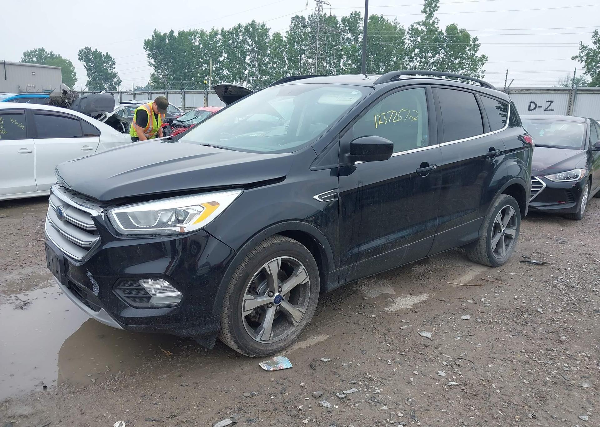 2017 FORD ESCAPE SE