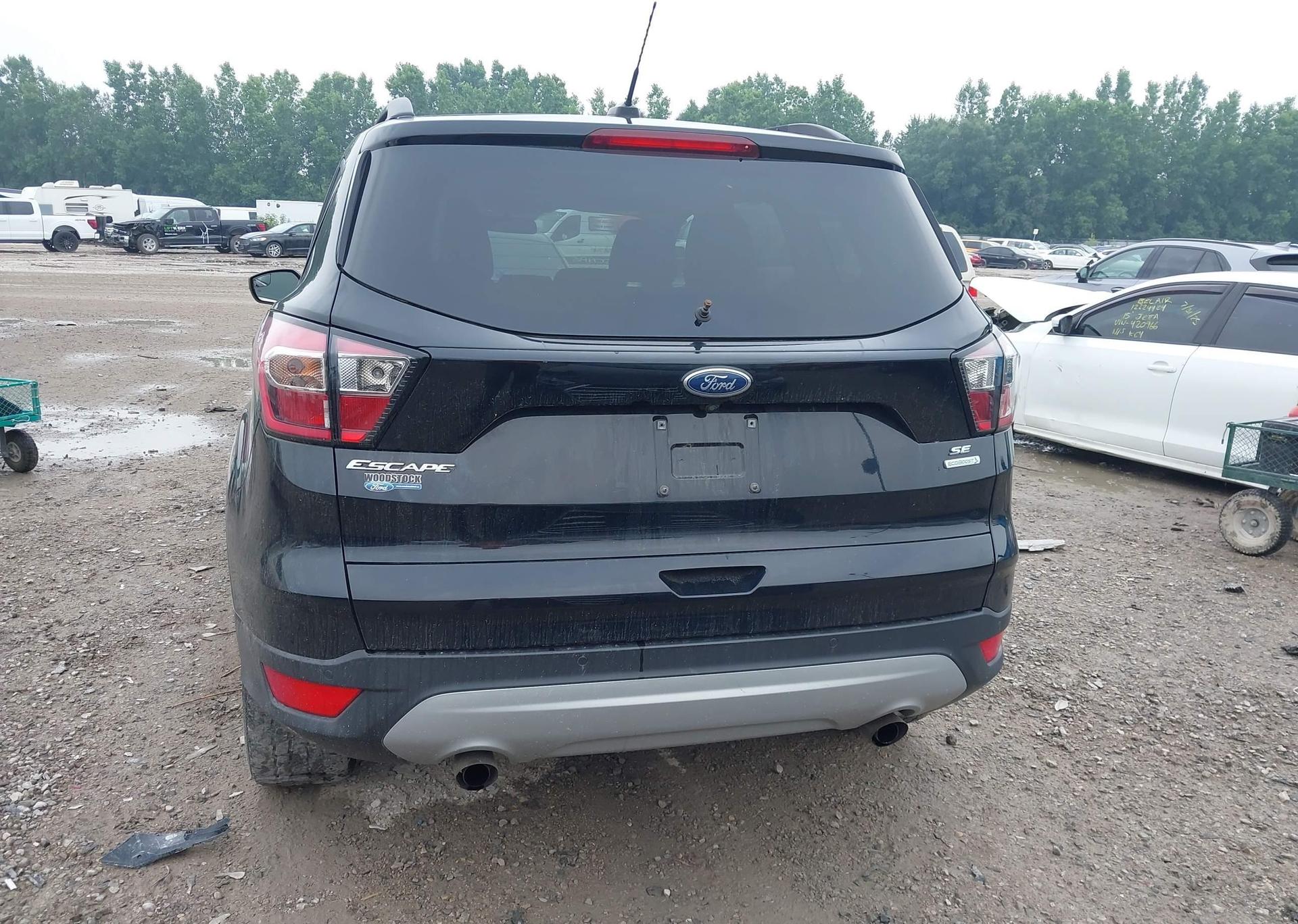 2017 FORD ESCAPE SE