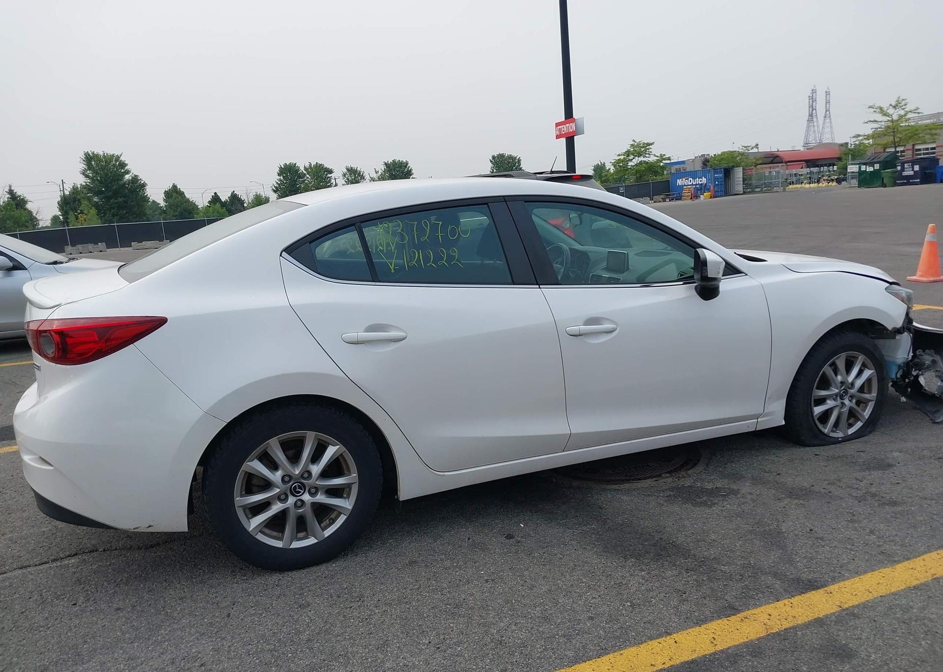 2014 MAZDA MAZDA3 GS-SKY