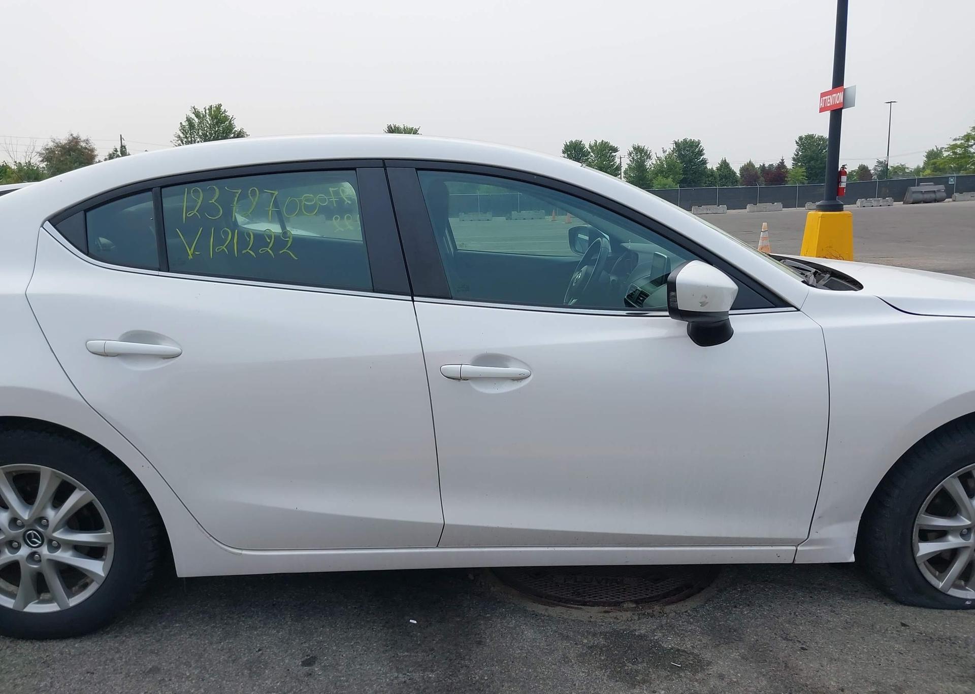 2014 MAZDA MAZDA3 GS-SKY