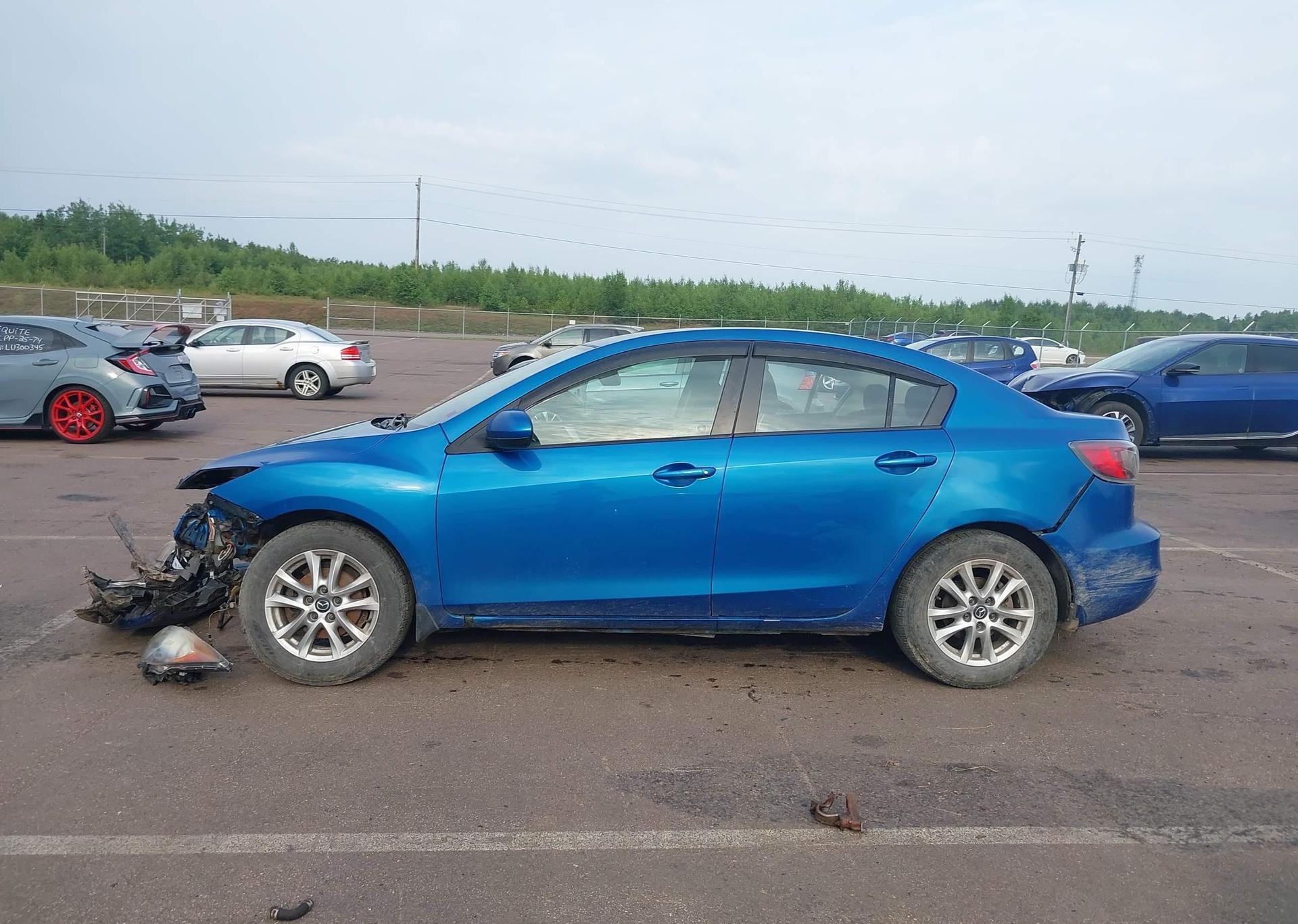 2013 MAZDA MAZDA3