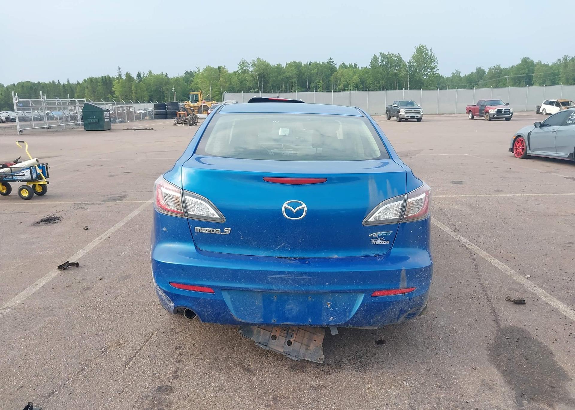 2013 MAZDA MAZDA3
