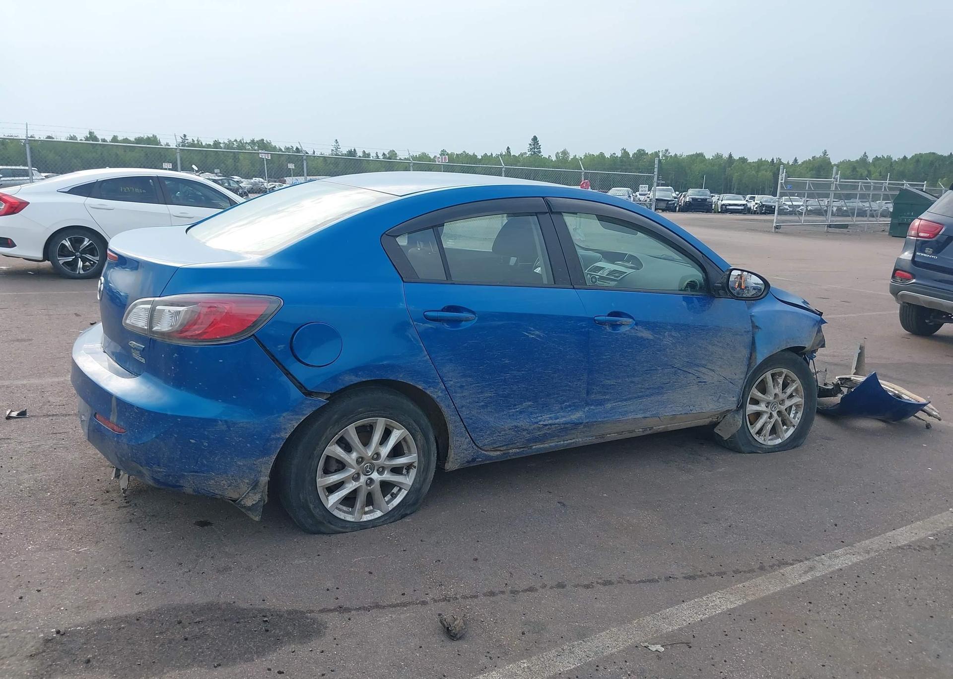2013 MAZDA MAZDA3