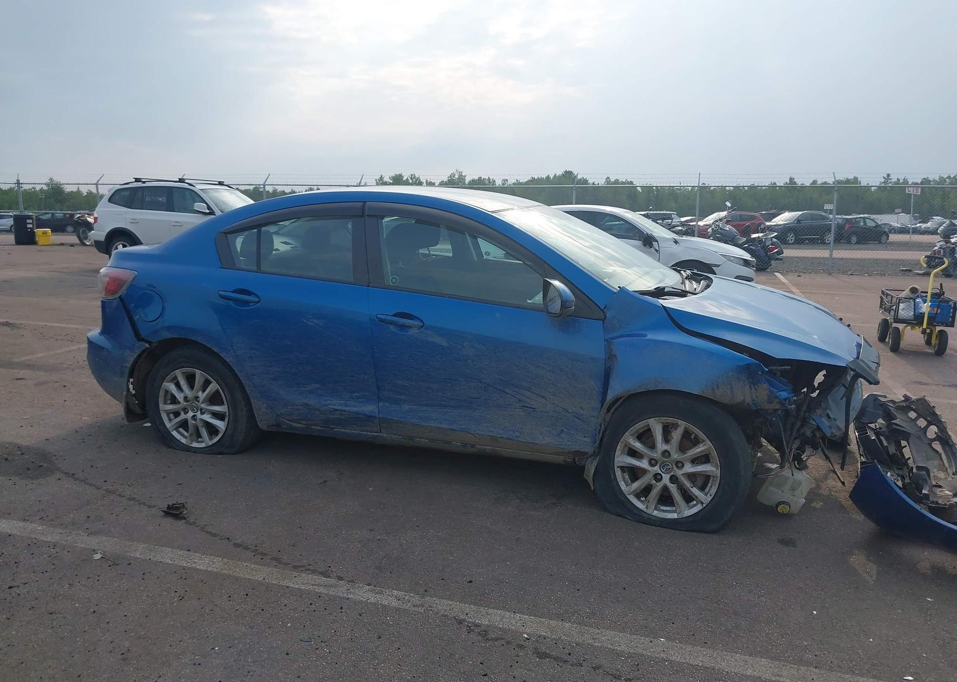 2013 MAZDA MAZDA3
