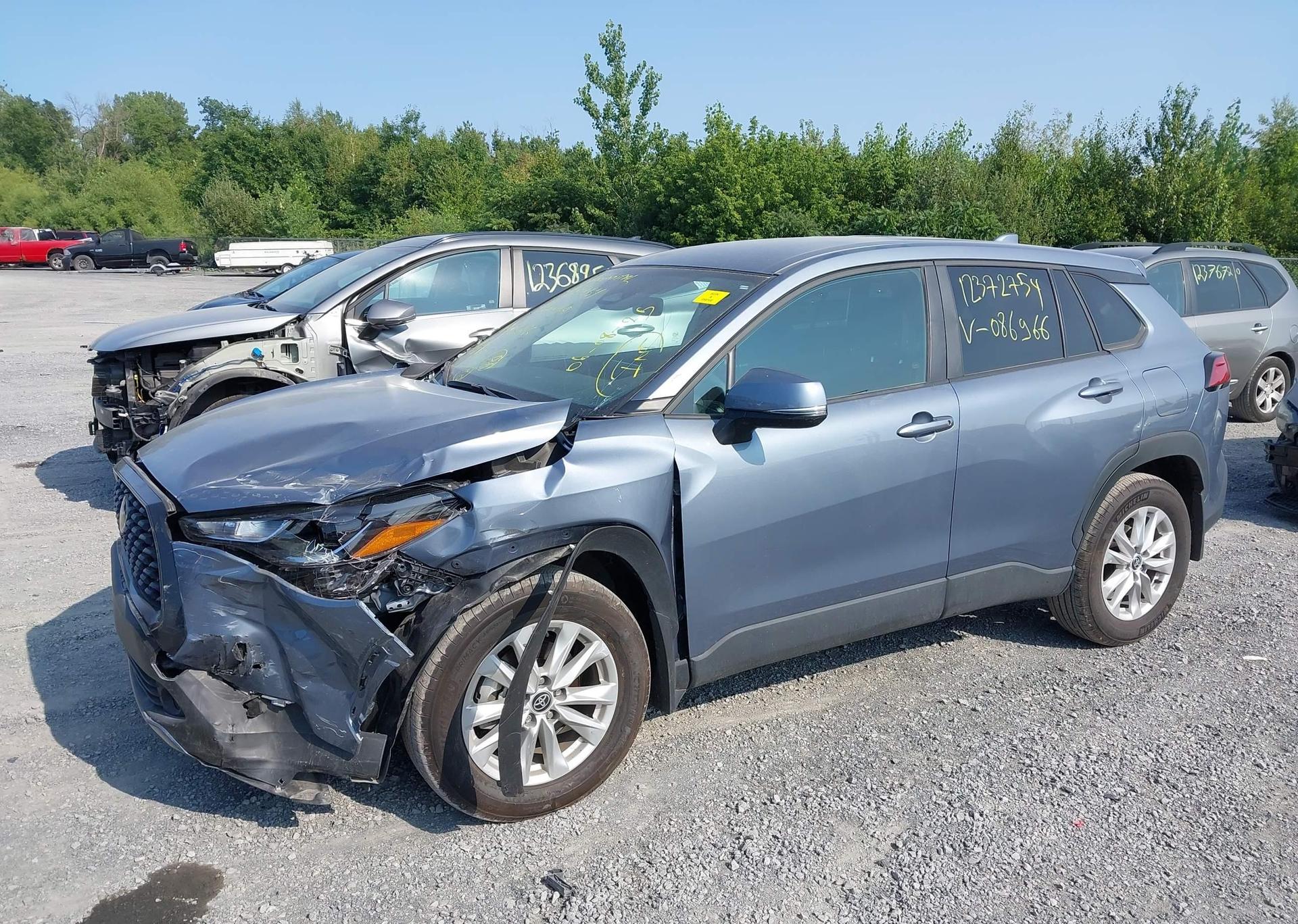 2024 TOYOTA COROLLA CROSS LE
