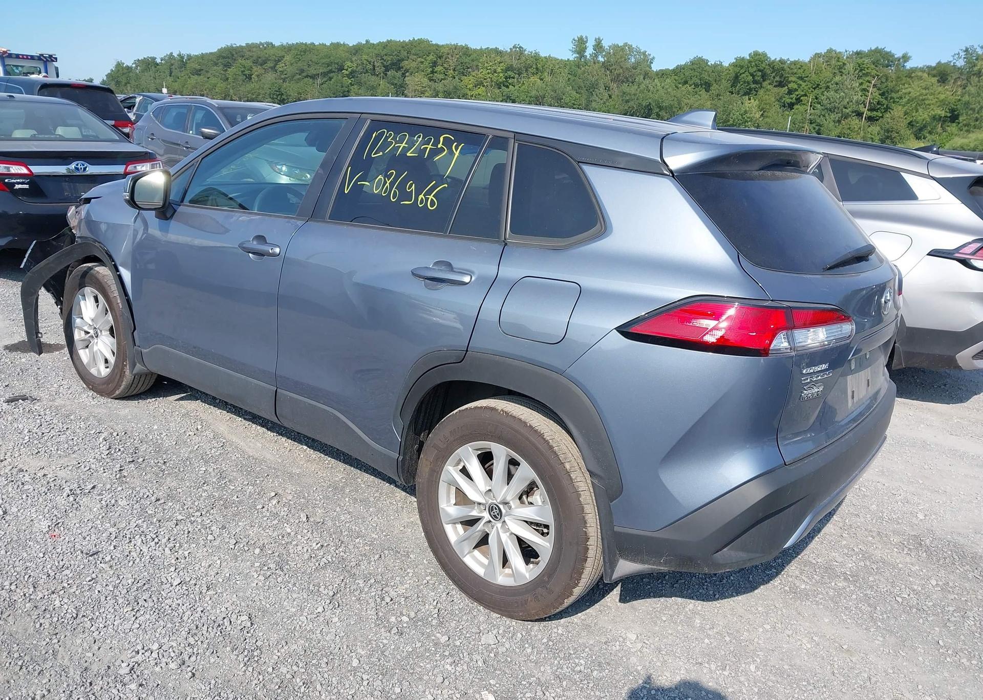 2024 TOYOTA COROLLA CROSS LE