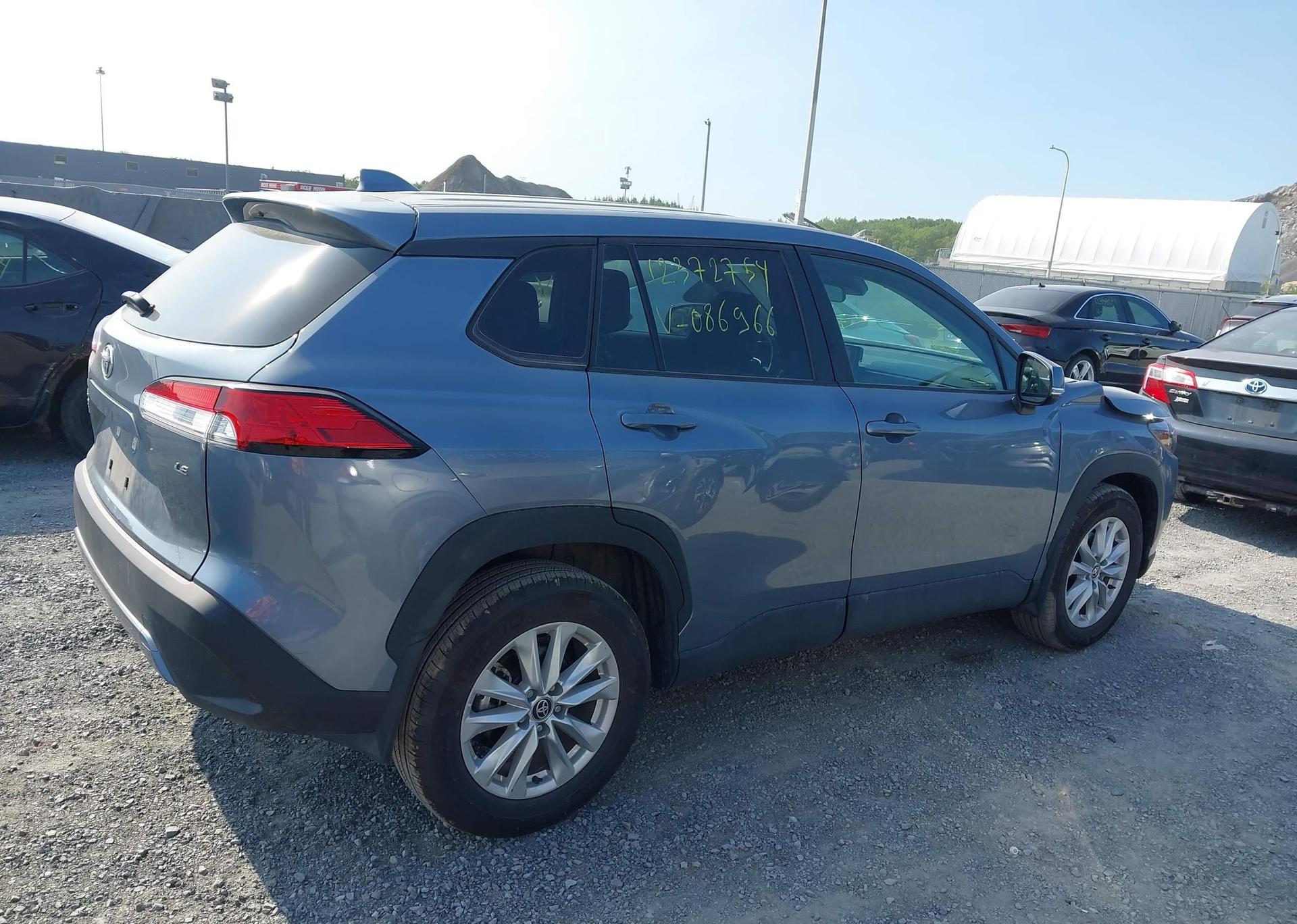 2024 TOYOTA COROLLA CROSS LE