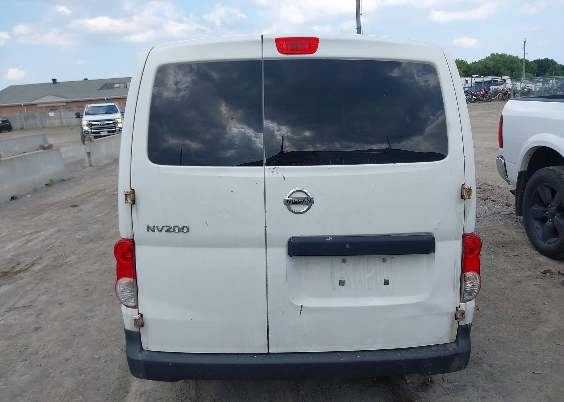 2015 NISSAN NV200 S