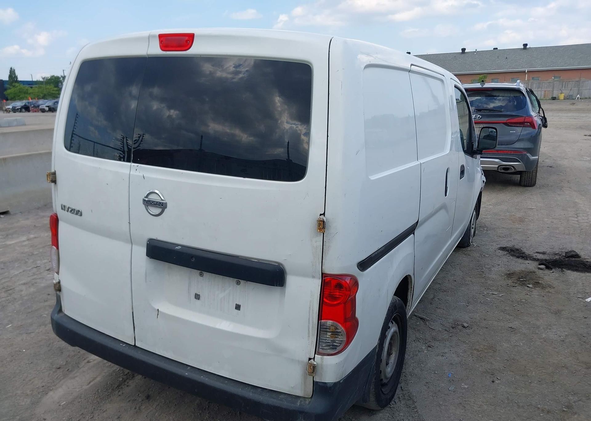 2015 NISSAN NV200 S