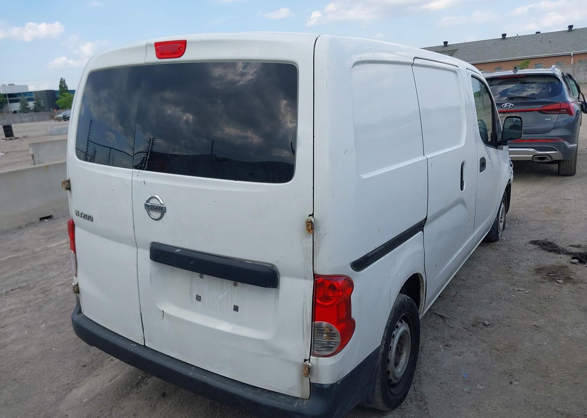 2015 NISSAN NV200 S