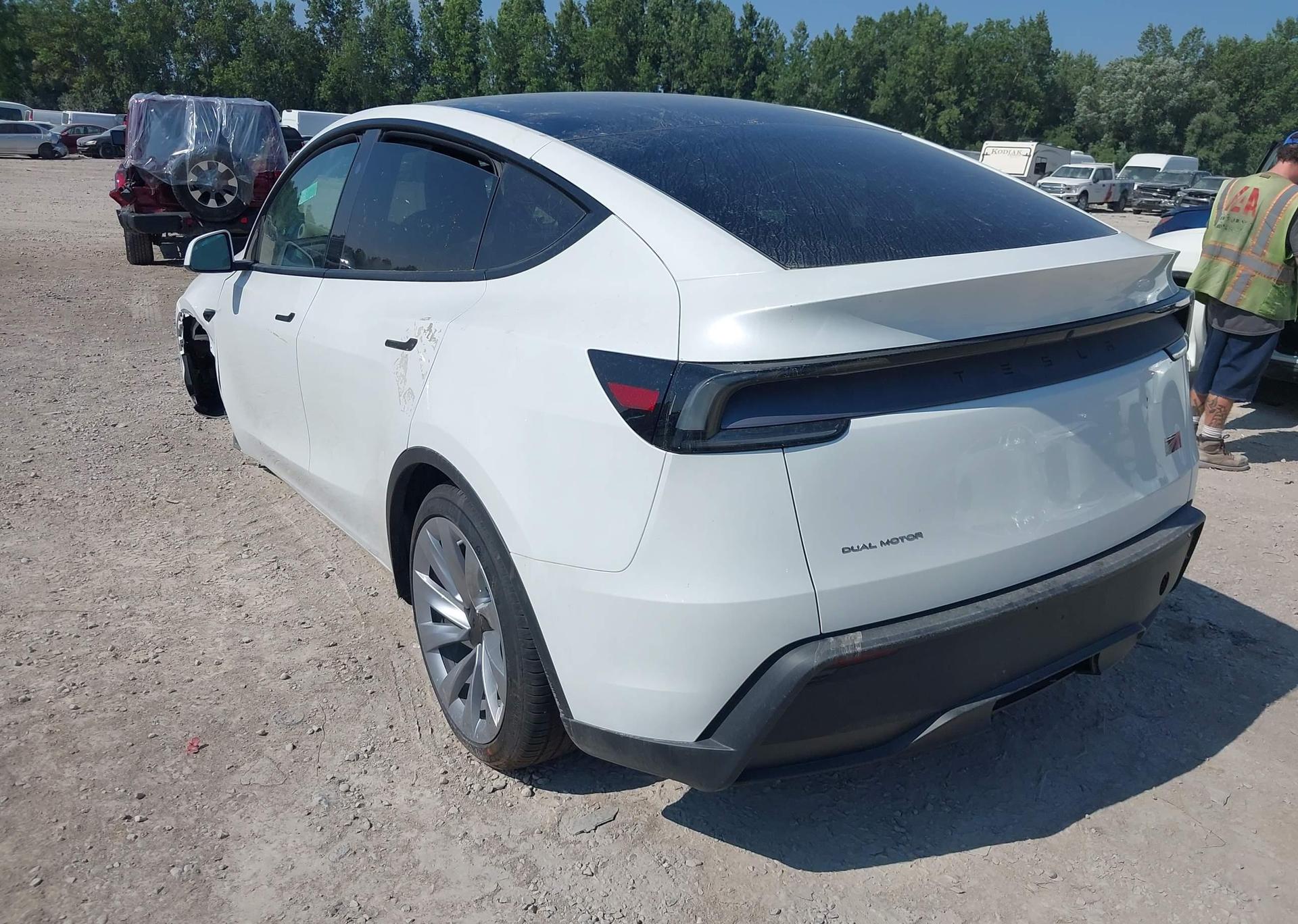 2026 TESLA MODEL Y LONG RANGE